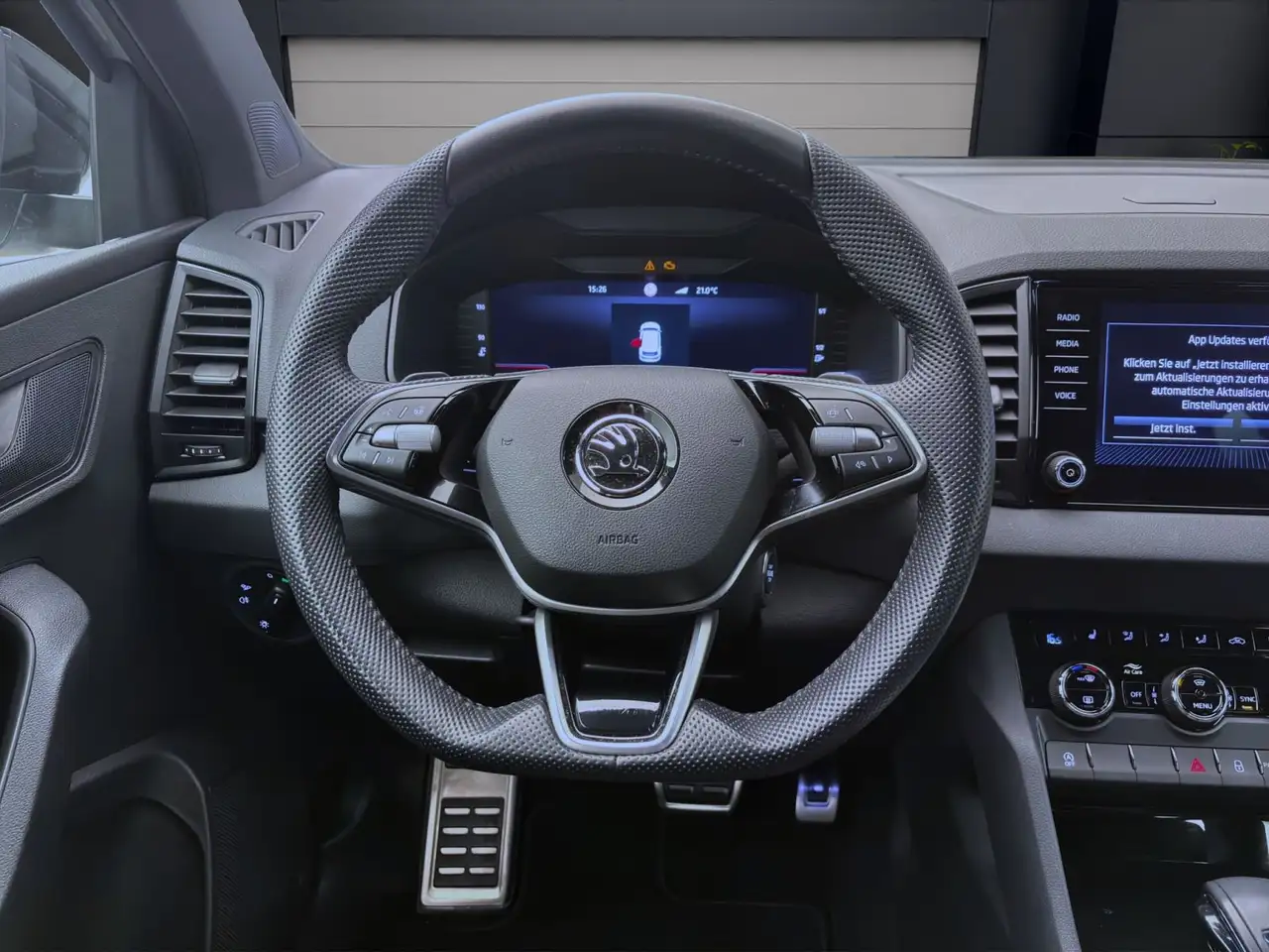 Skoda Karoq 2.0 TSI DSG 4x4 SPORTLINE SITZHZG PDC VIRT — معرض صور السيارة 11