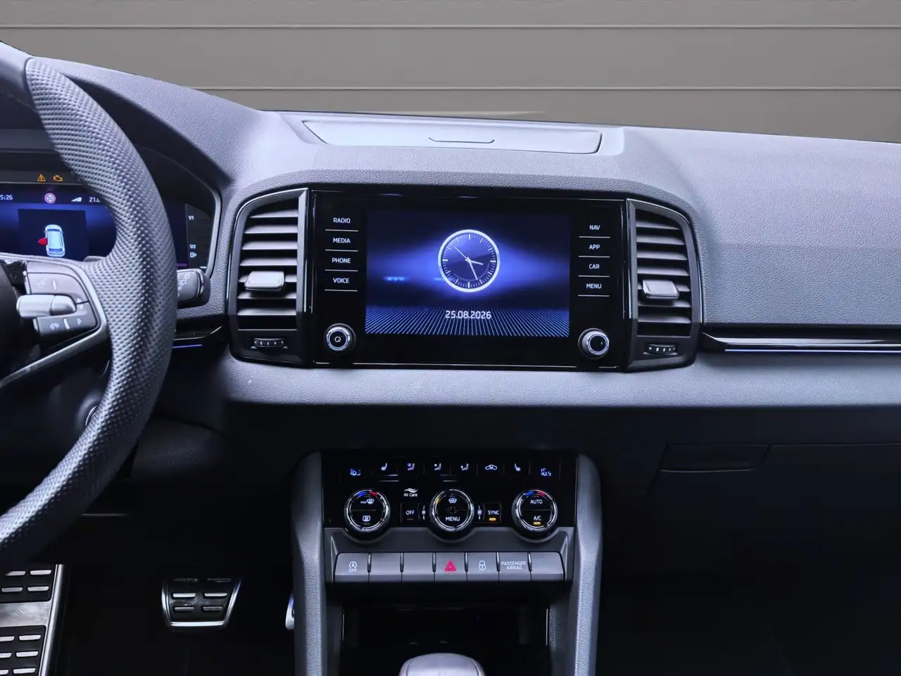 Skoda Karoq 2.0 TSI DSG 4x4 SPORTLINE SITZHZG PDC VIRT — معرض صور السيارة 14