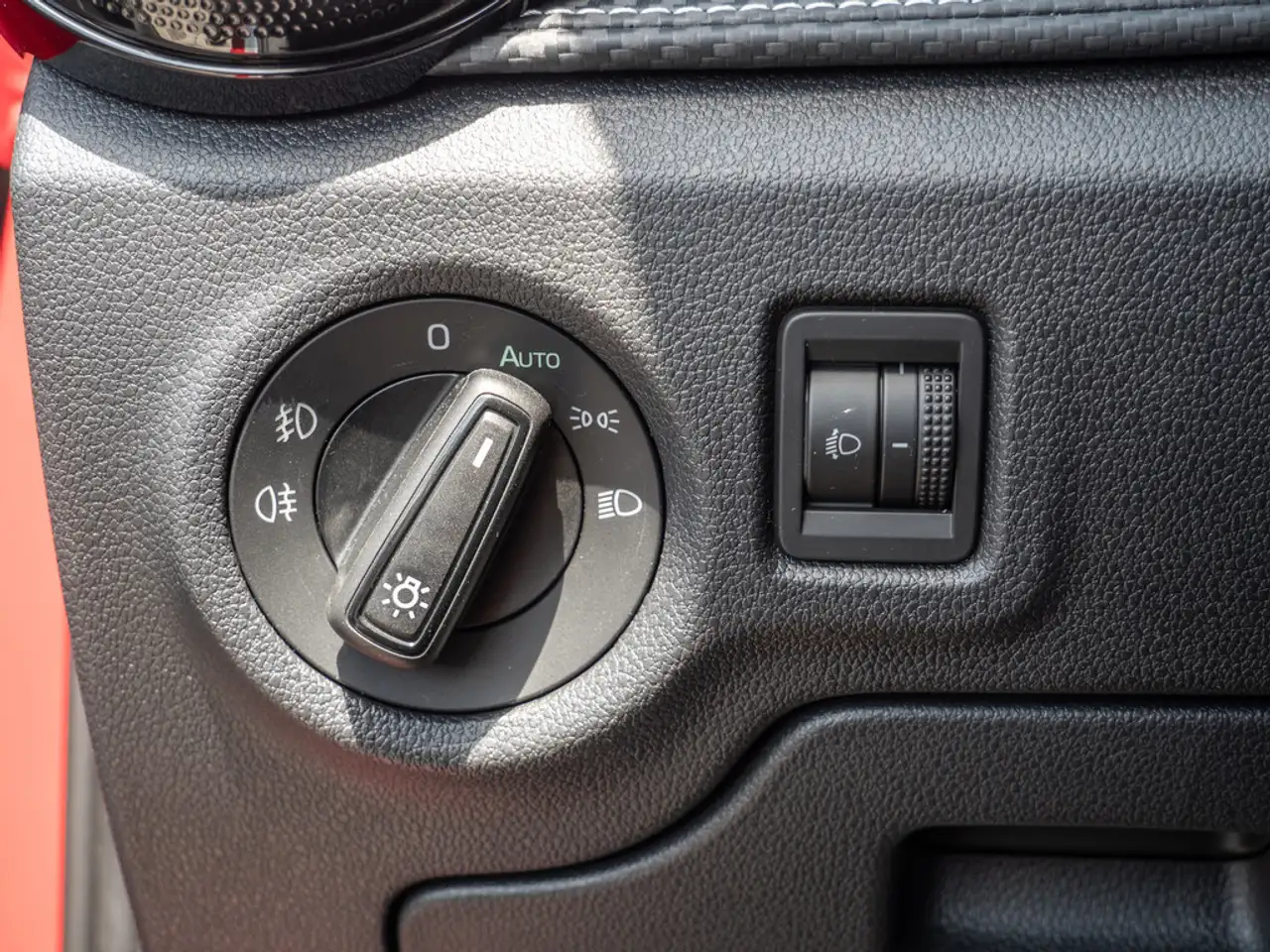 Skoda Fabia 1.5 TSI Monte Carlo PDC SHZ KAMERA LED — Vehicle gallery 15