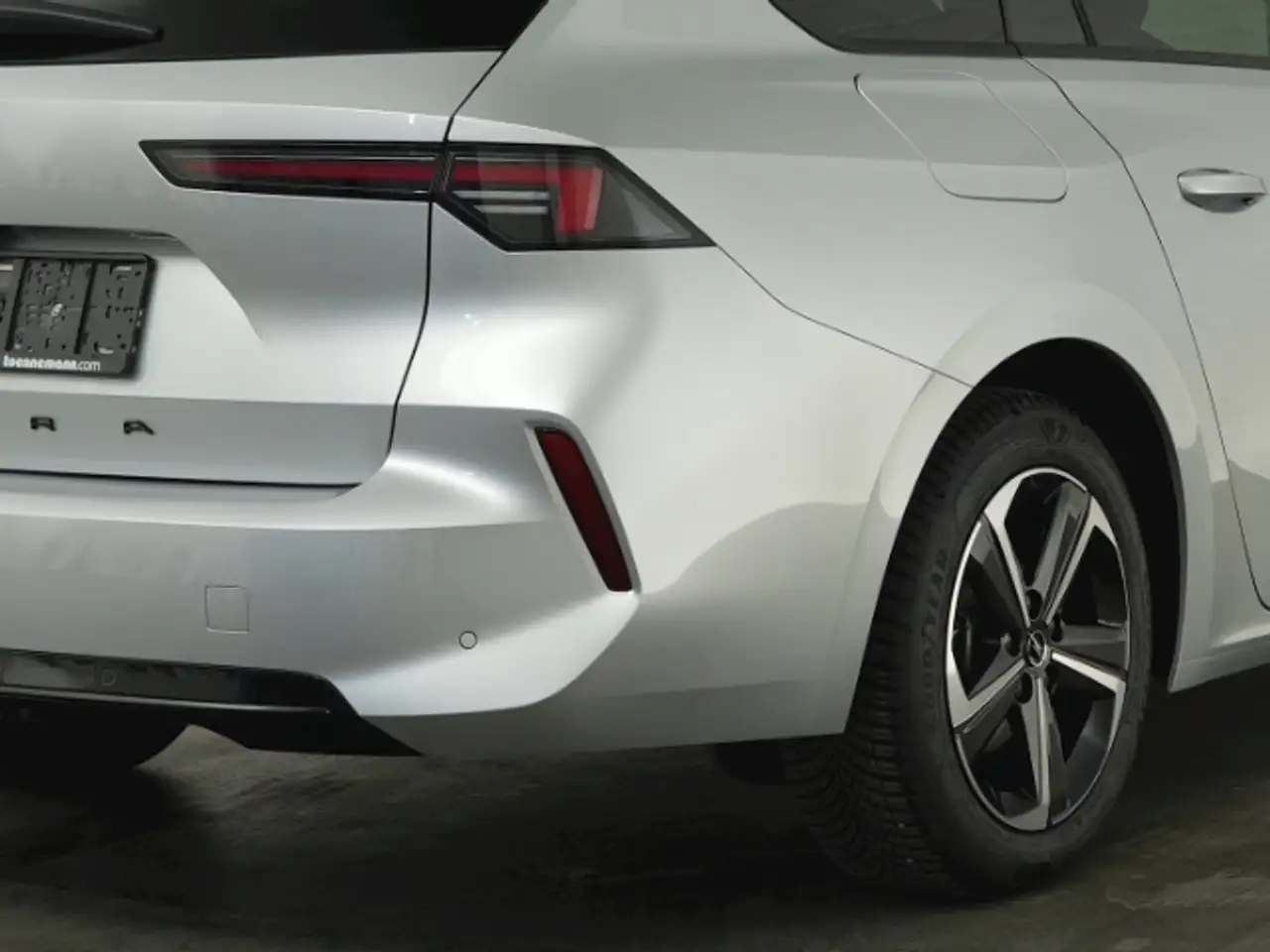 Opel Astra L ST GS AT+AHK+NAVI+360 GRAD KAMERA+SITZ-/LENKRADH — Galería del vehículo 20