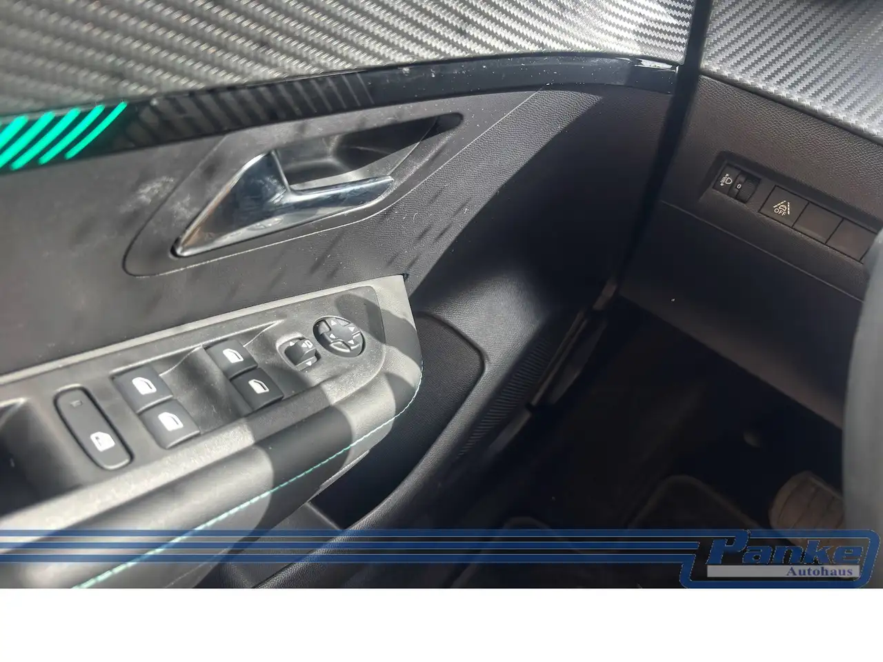 Peugeot 208 Allure Pack EAT8*NAV*LED*Carplay*RFK*SHZ* — Galería del vehículo 20