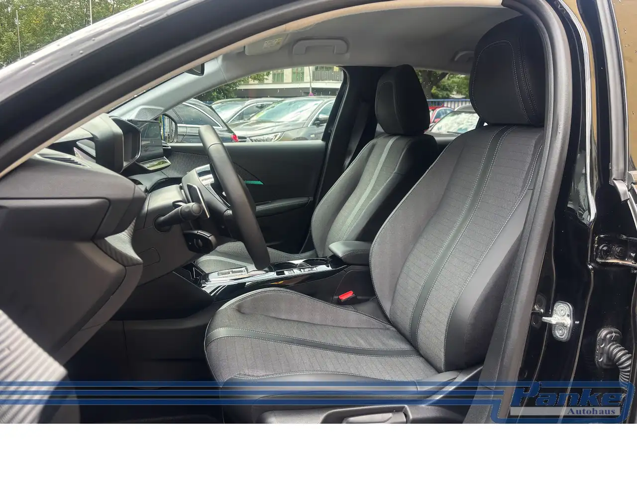 Peugeot 208 Allure Pack EAT8*NAV*LED*Carplay*RFK*SHZ* — Galería del vehículo 14