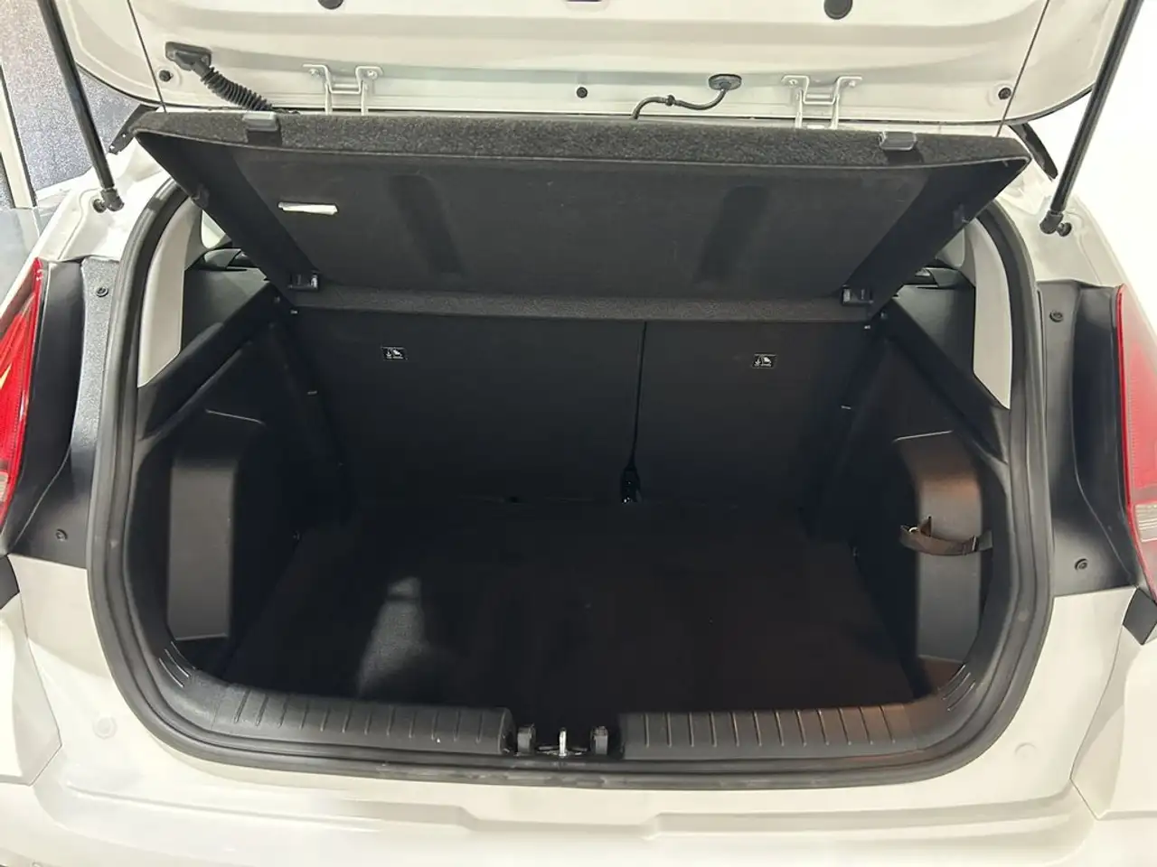 Hyundai BAYON 1.2 MPI Klass — معرض صور السيارة 10