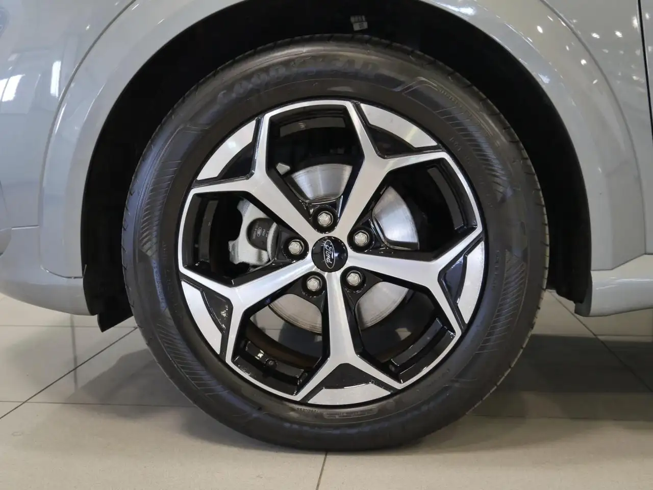 Ford Puma 1.0 EcoBoost MHEV ST-Line 125 — معرض صور السيارة 6