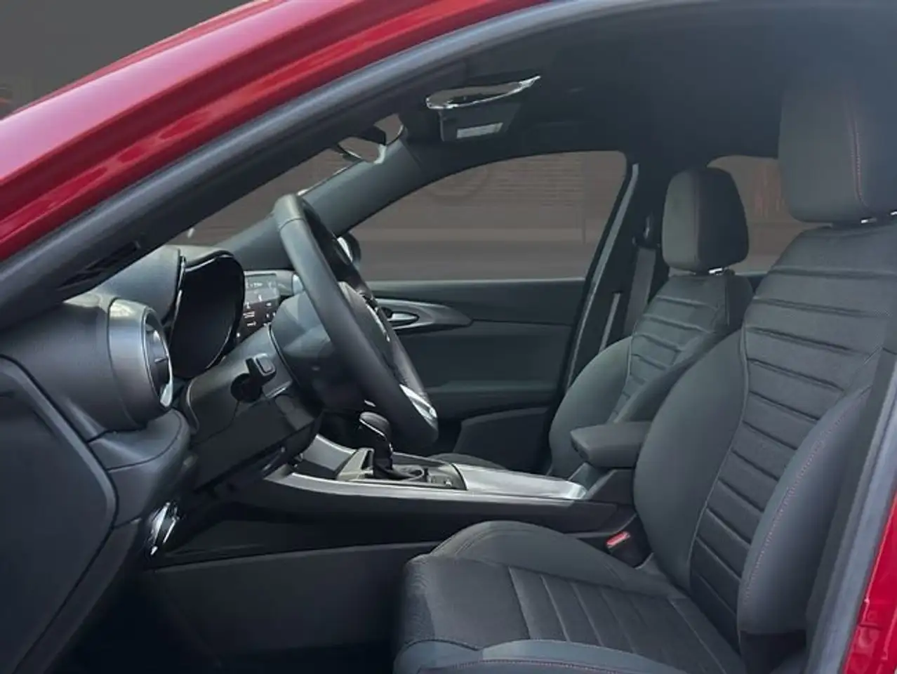 Alfa Romeo Tonale 1.3 gas Multi-air PHEV Sprint Q4 — Galerie du véhicule 11