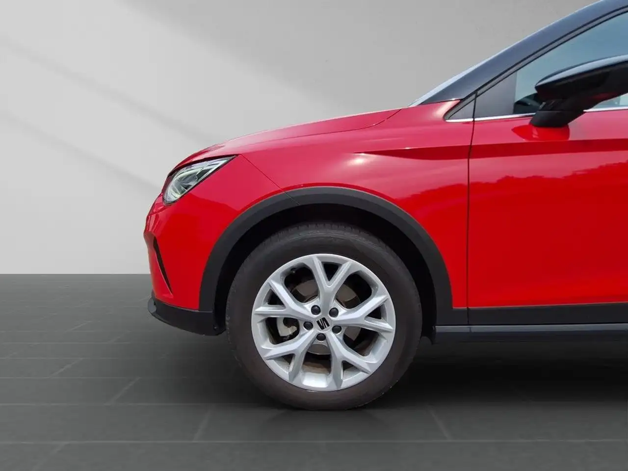 SEAT Arona 1.0l TSI FR NAVI-KLIMA-SHZ-PDC-LED — معرض صور السيارة 19