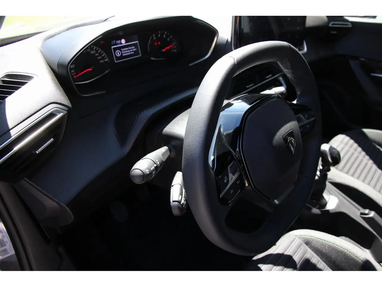 Peugeot 2008 Active PT 100 Carplay SHZ — Vehicle gallery 12