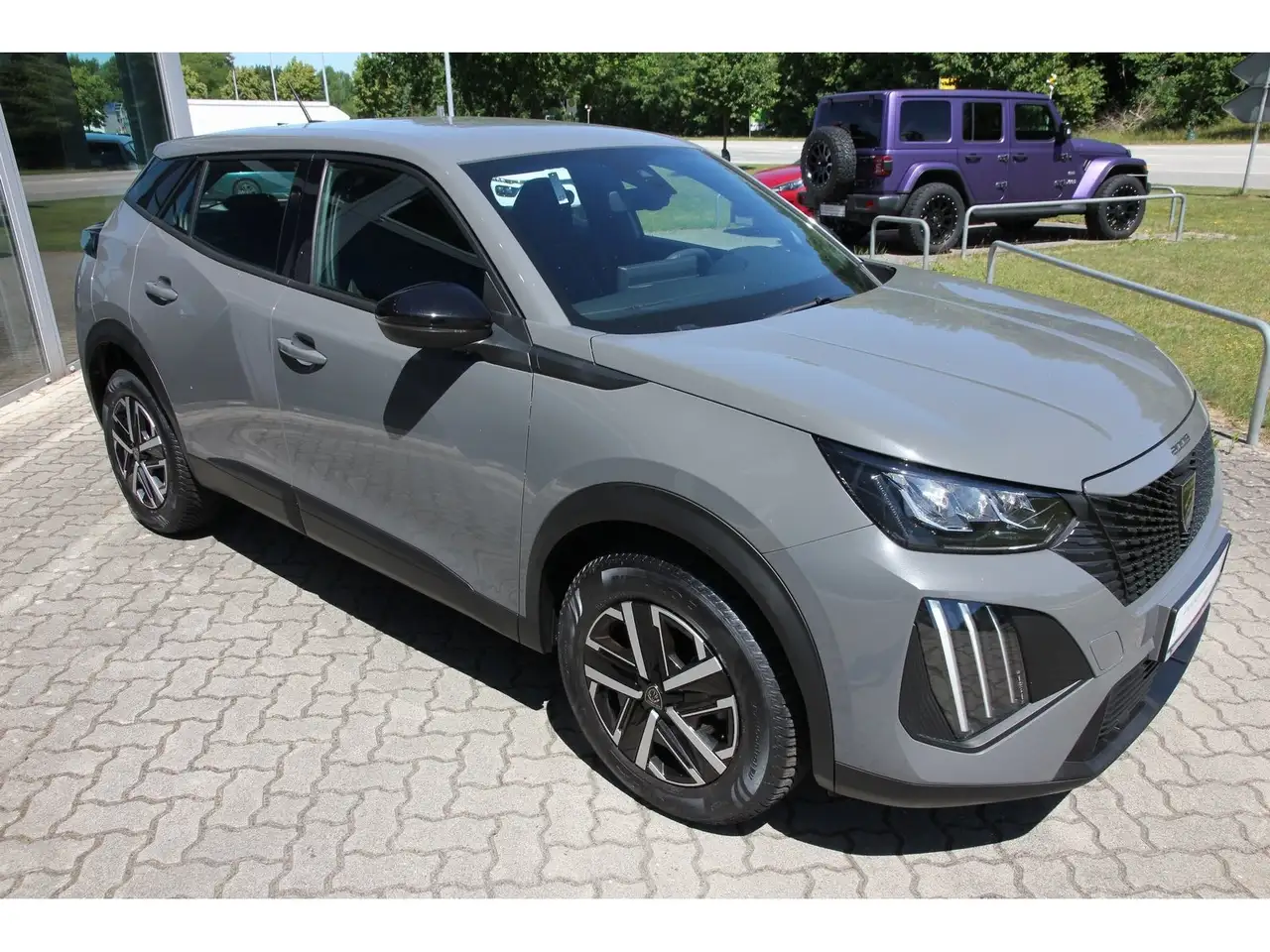 Peugeot 2008 Active PT 100 Carplay SHZ — Vehicle gallery 3