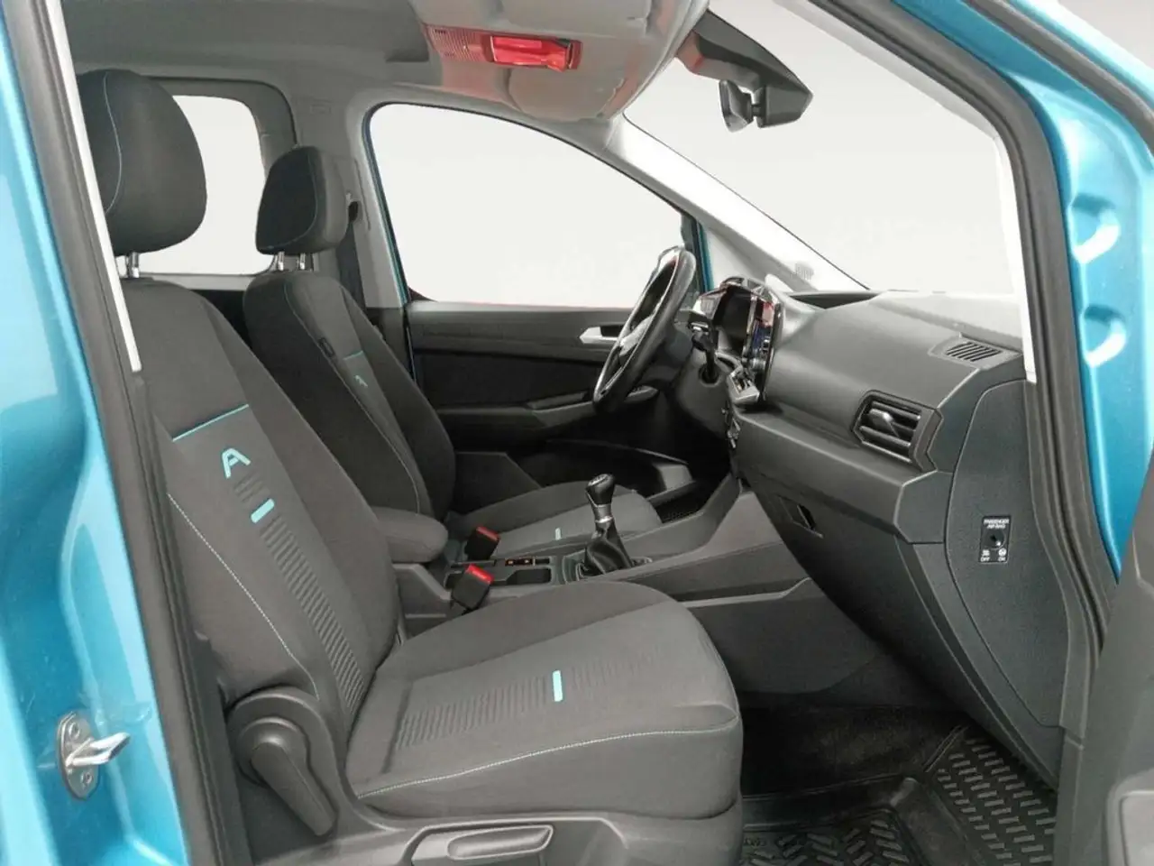 Ford Tourneo Connect 2.0 Ecoblue SWB L1 Active 122 — معرض صور السيارة 10