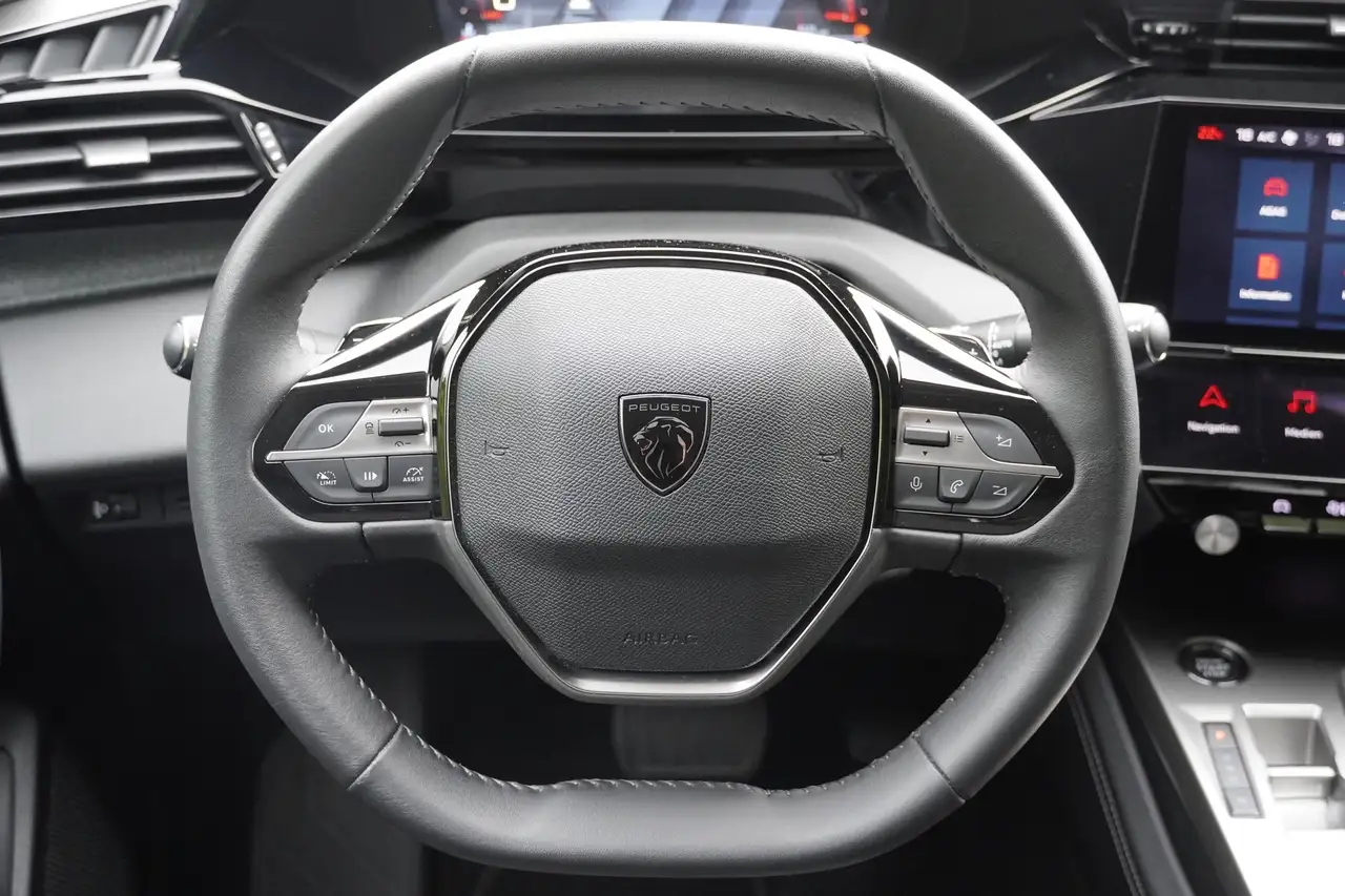 Peugeot 308 1.2 PureTech 130 LED Navi Kamera — Vehicle gallery 6