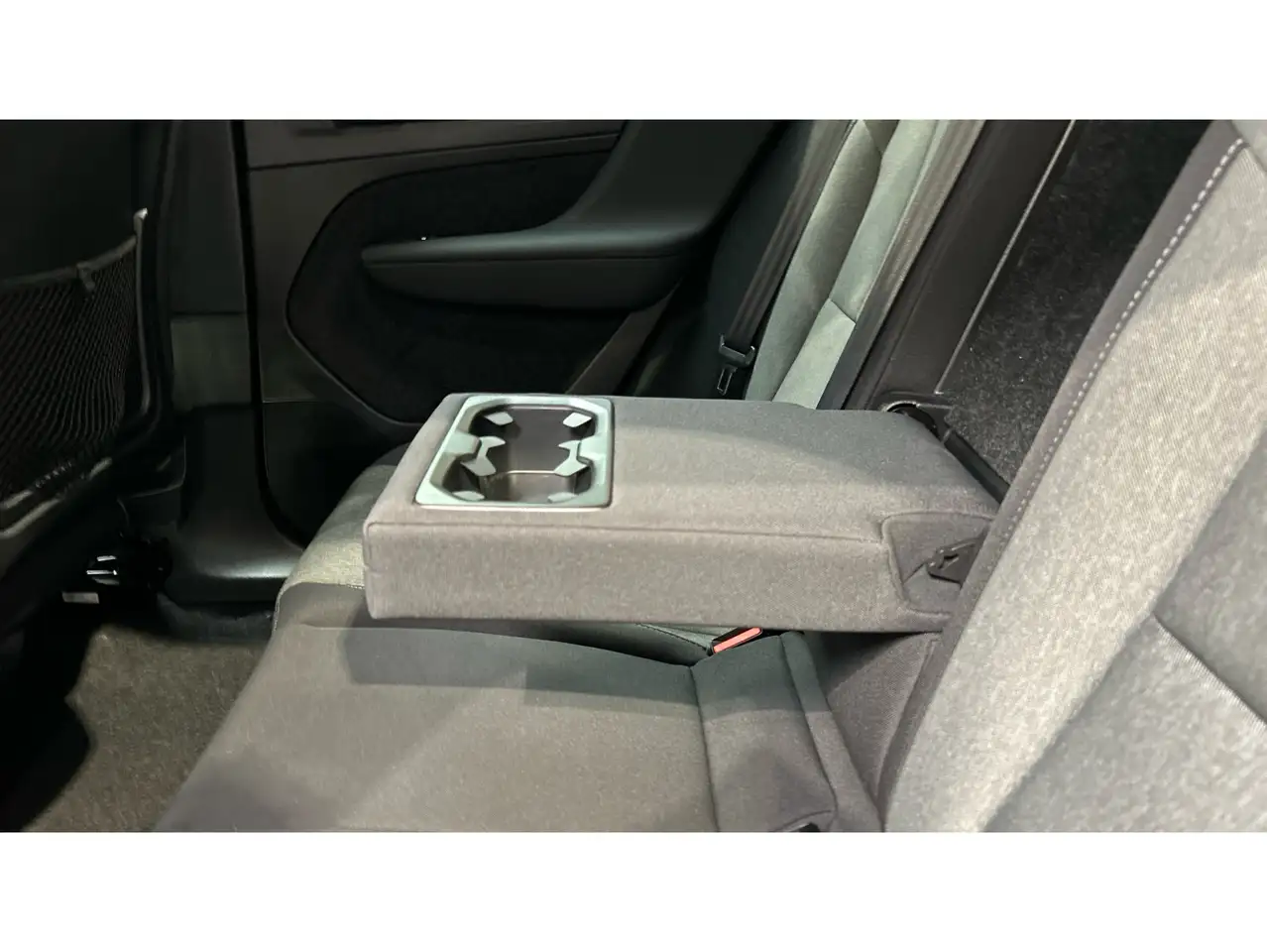 Volvo XC40 B3 Core Aut. — Galerie du véhicule 30