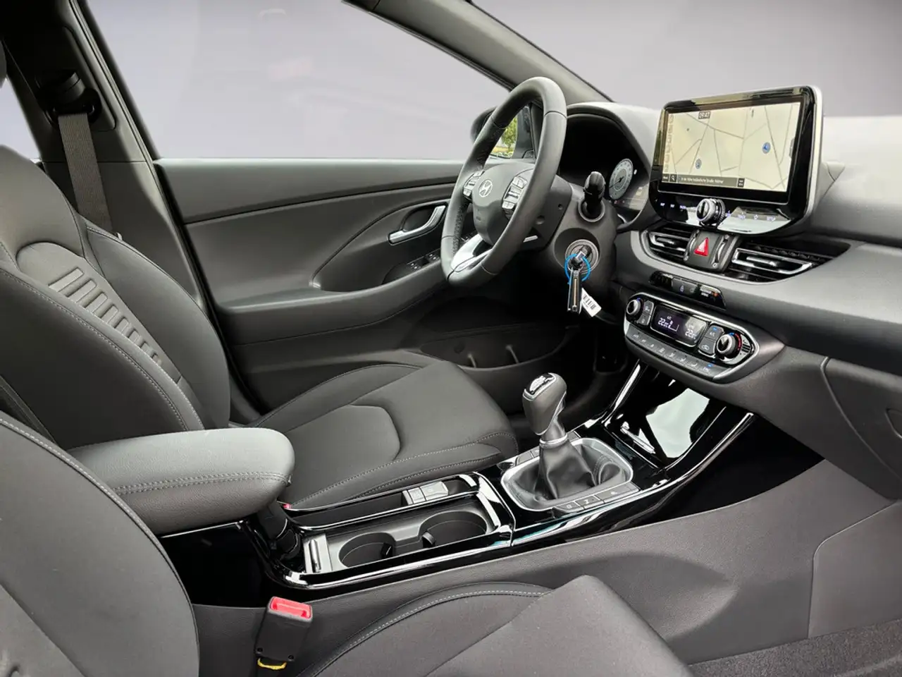 Hyundai i30 1.0 Advantage PDC SHZ KAMERA NAVI LED — Vehicle gallery 15