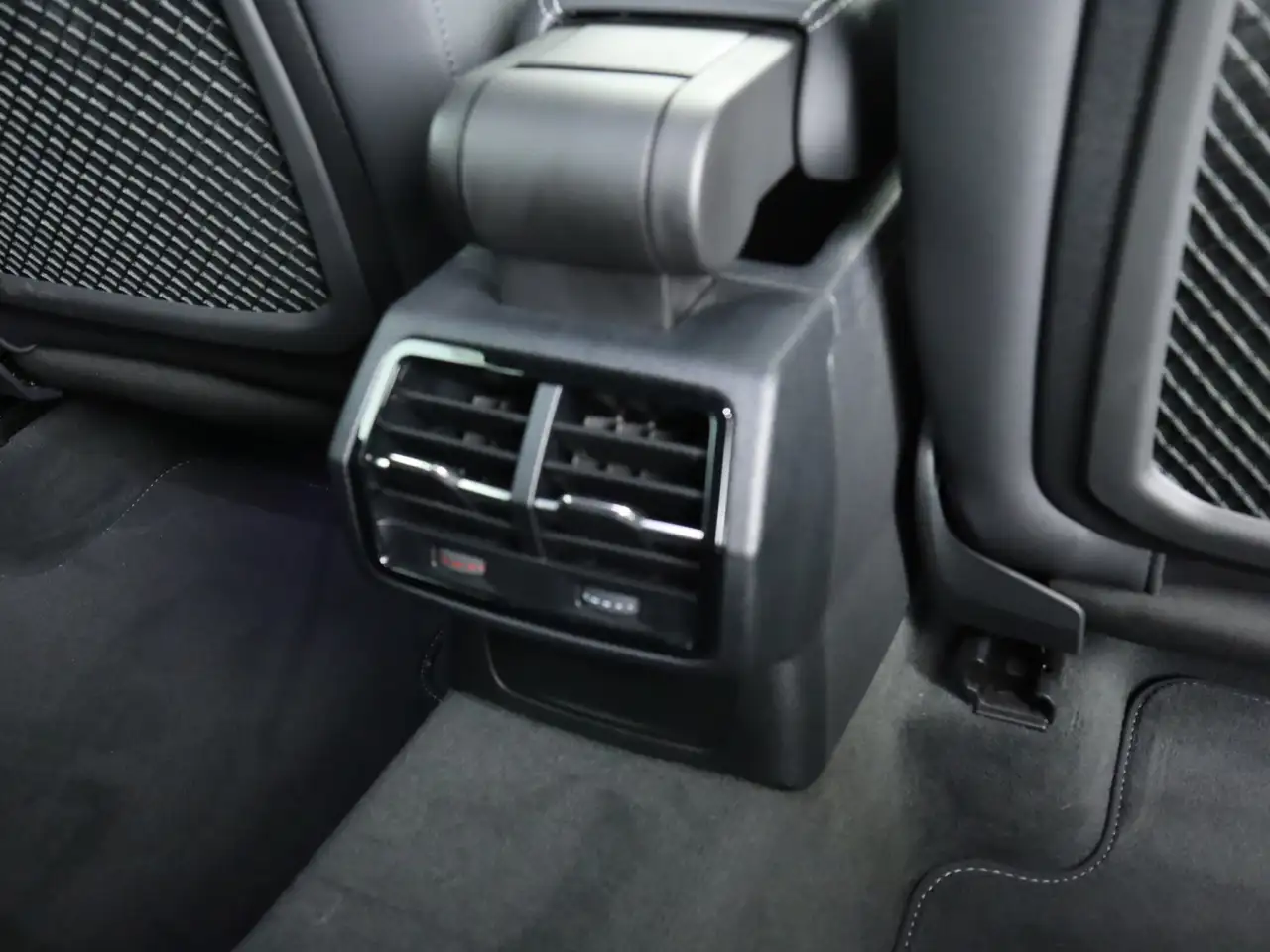 Audi Q3 35 1.5 TFSI S-Line*AHK*Matrix-LED*Memory*Kam. — Galería del vehículo 23