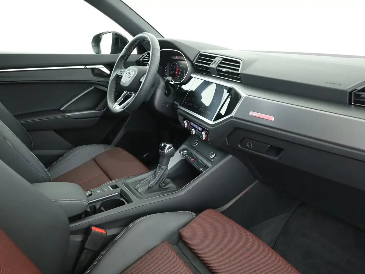 Audi Q3 35 1.5 TFSI S-Line*AHK*Matrix-LED*Memory*Kam. — Galería del vehículo 17