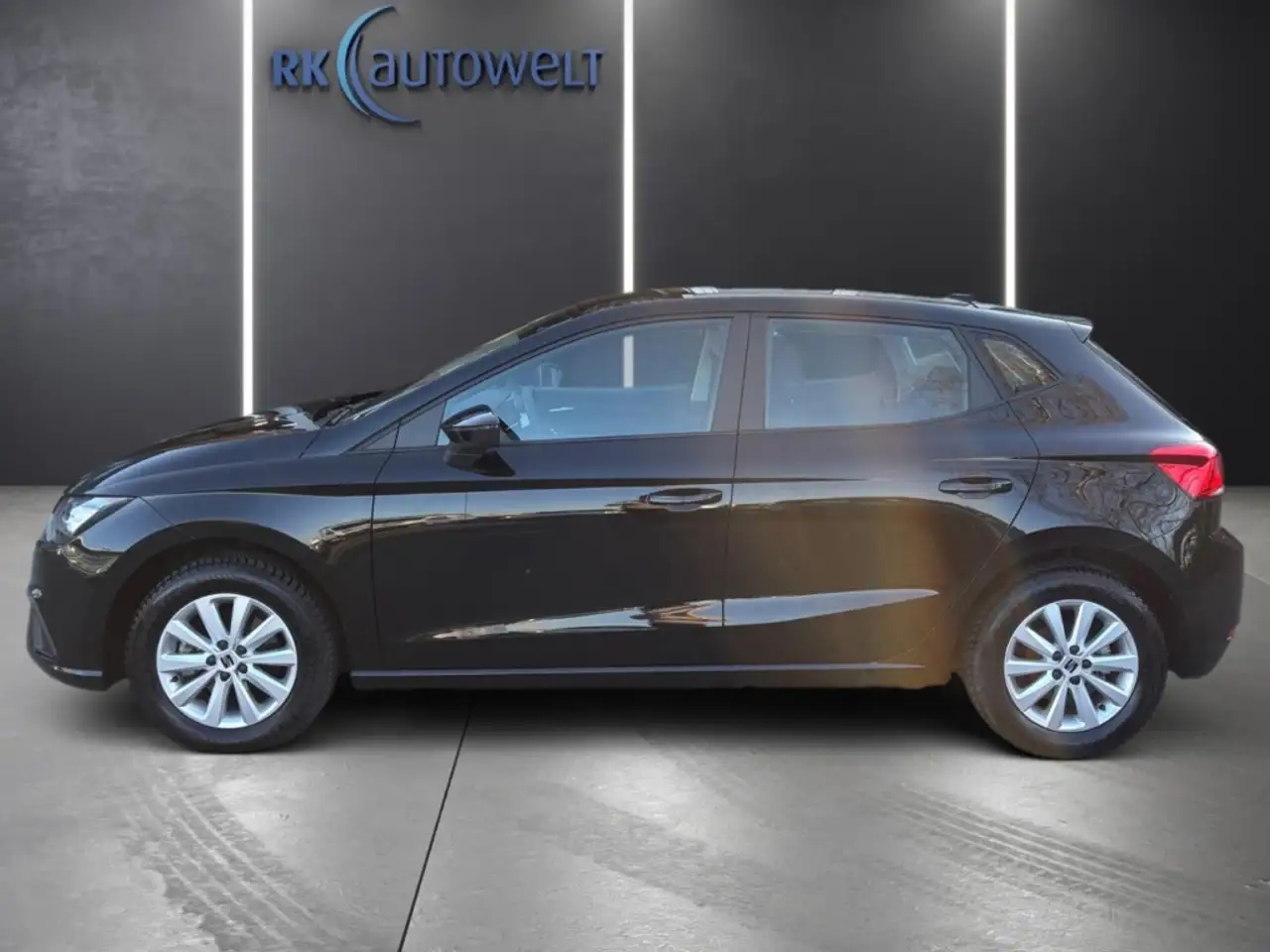 SEAT Ibiza 1.0 TSI DSG Style Edition LED FullLink PDC — Vehicle gallery 6