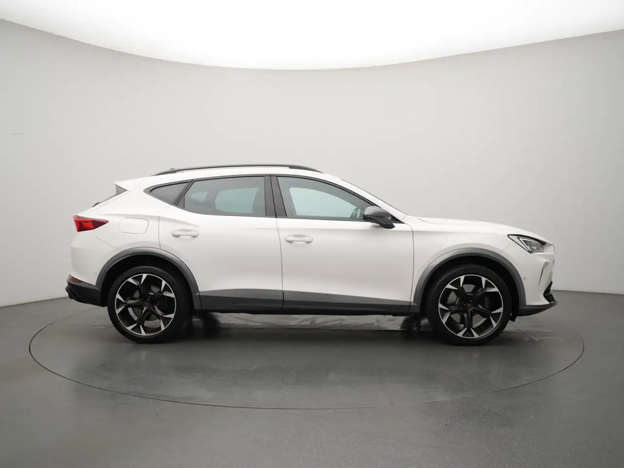 CUPRA Formentor VZ 4Drive ACC DCC KAM NAVI LED SHZ — Galería del vehículo 3