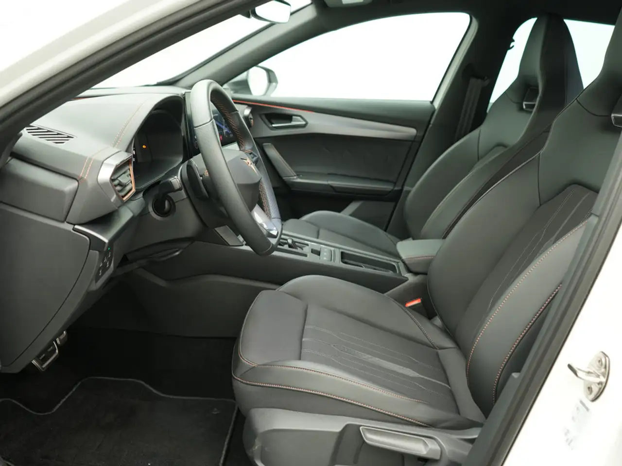 CUPRA Formentor VZ 4Drive ACC DCC KAM NAVI LED SHZ — Galería del vehículo 15