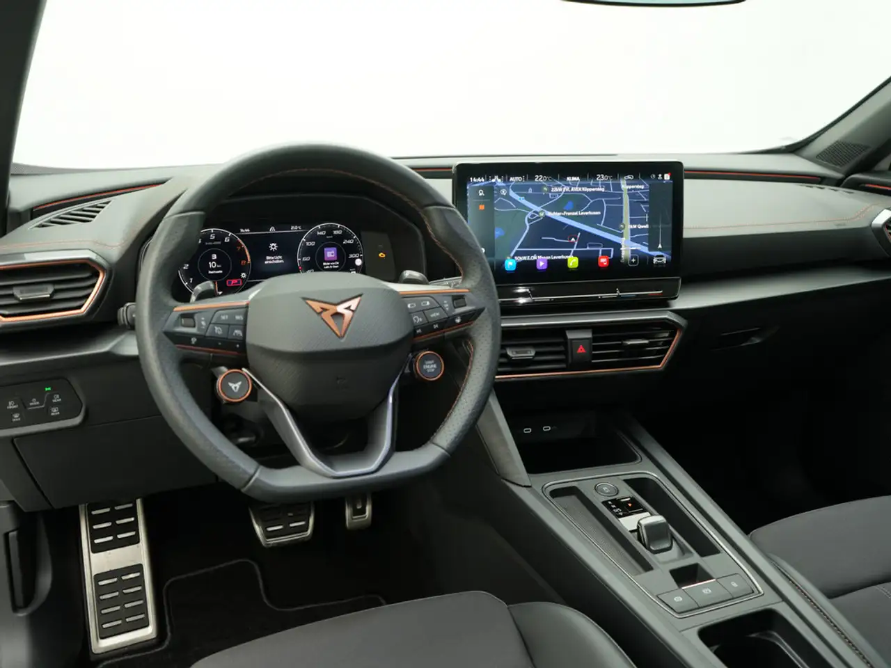 CUPRA Formentor VZ 4Drive ACC DCC KAM NAVI LED SHZ — Galería del vehículo 4