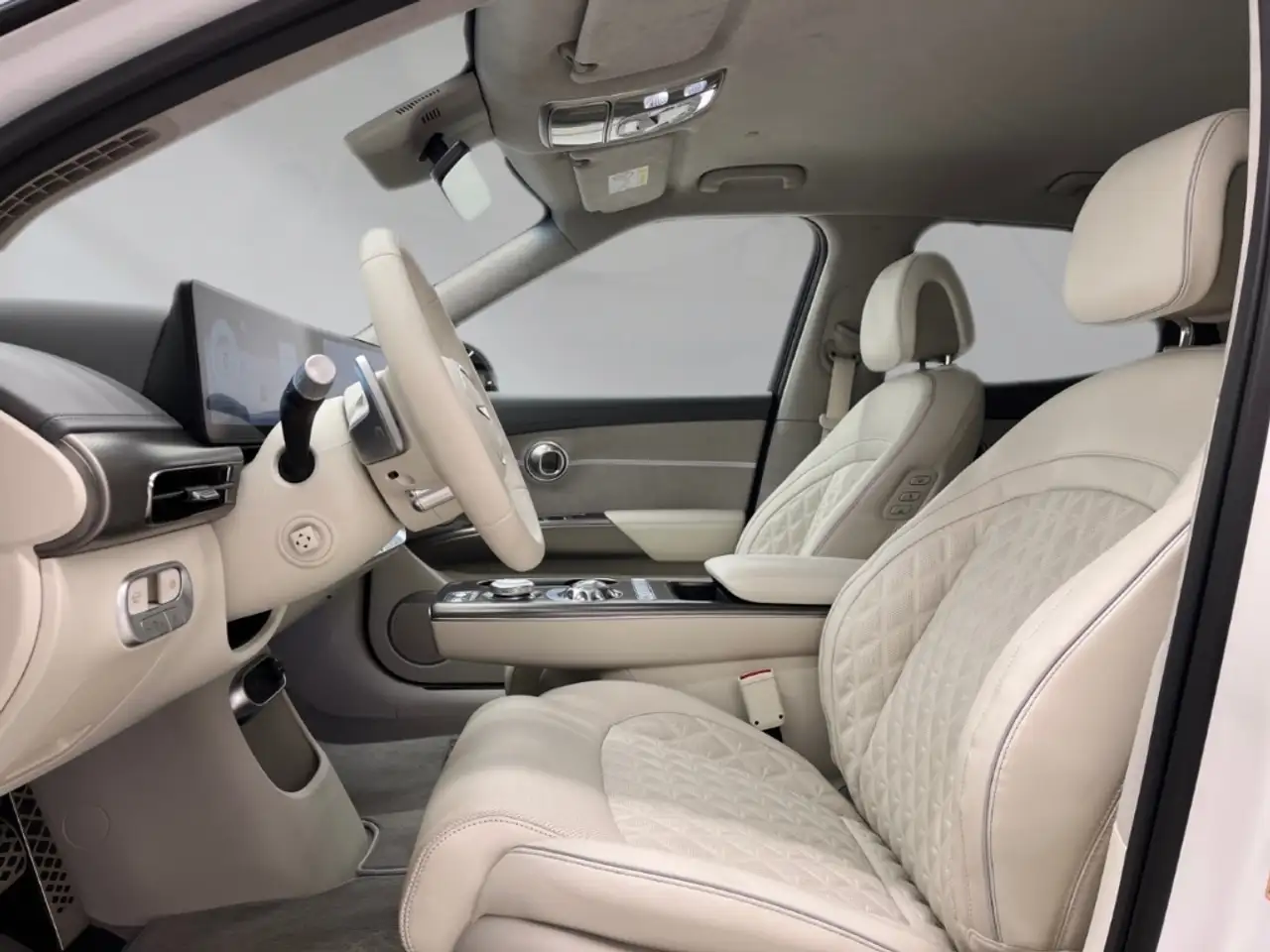 Genesis GV60 Sport Plus Elektro 4WD Sportpaket Memory Sitze Sou — Galerie du véhicule 10