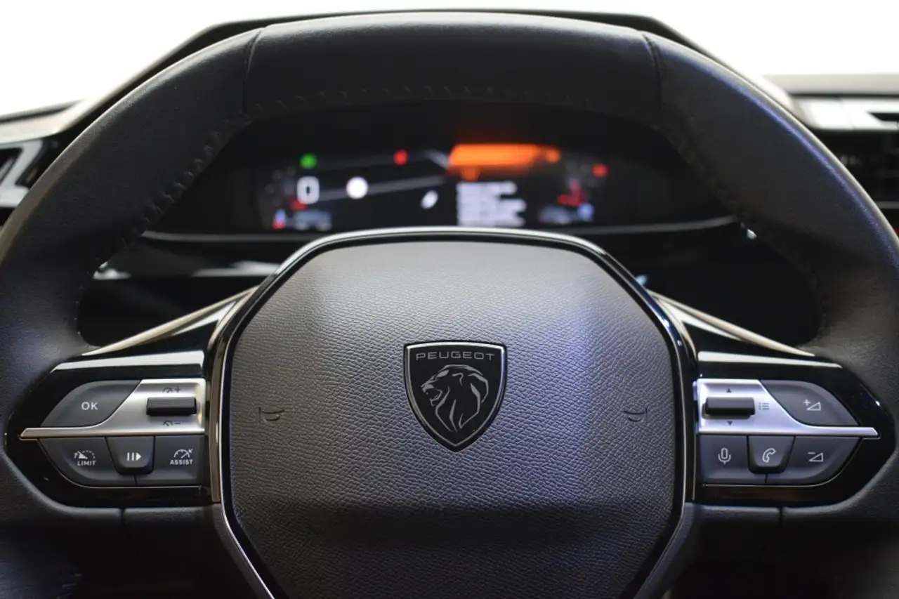 Peugeot 308 1.2 PureTech S&S Allure 130 — معرض صور السيارة 12
