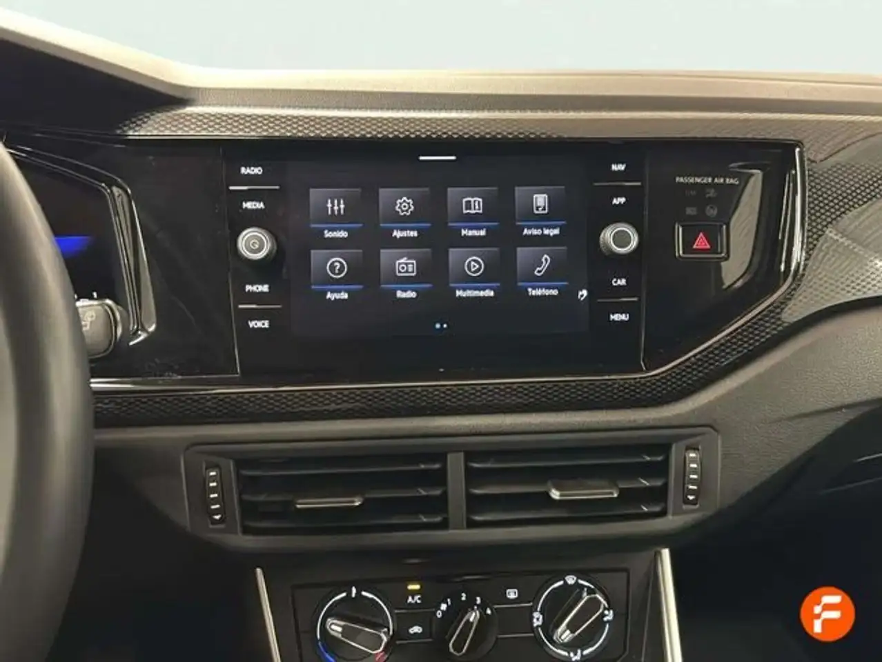 Volkswagen Polo 1.0 TSI R-Line 70kW — معرض صور السيارة 13