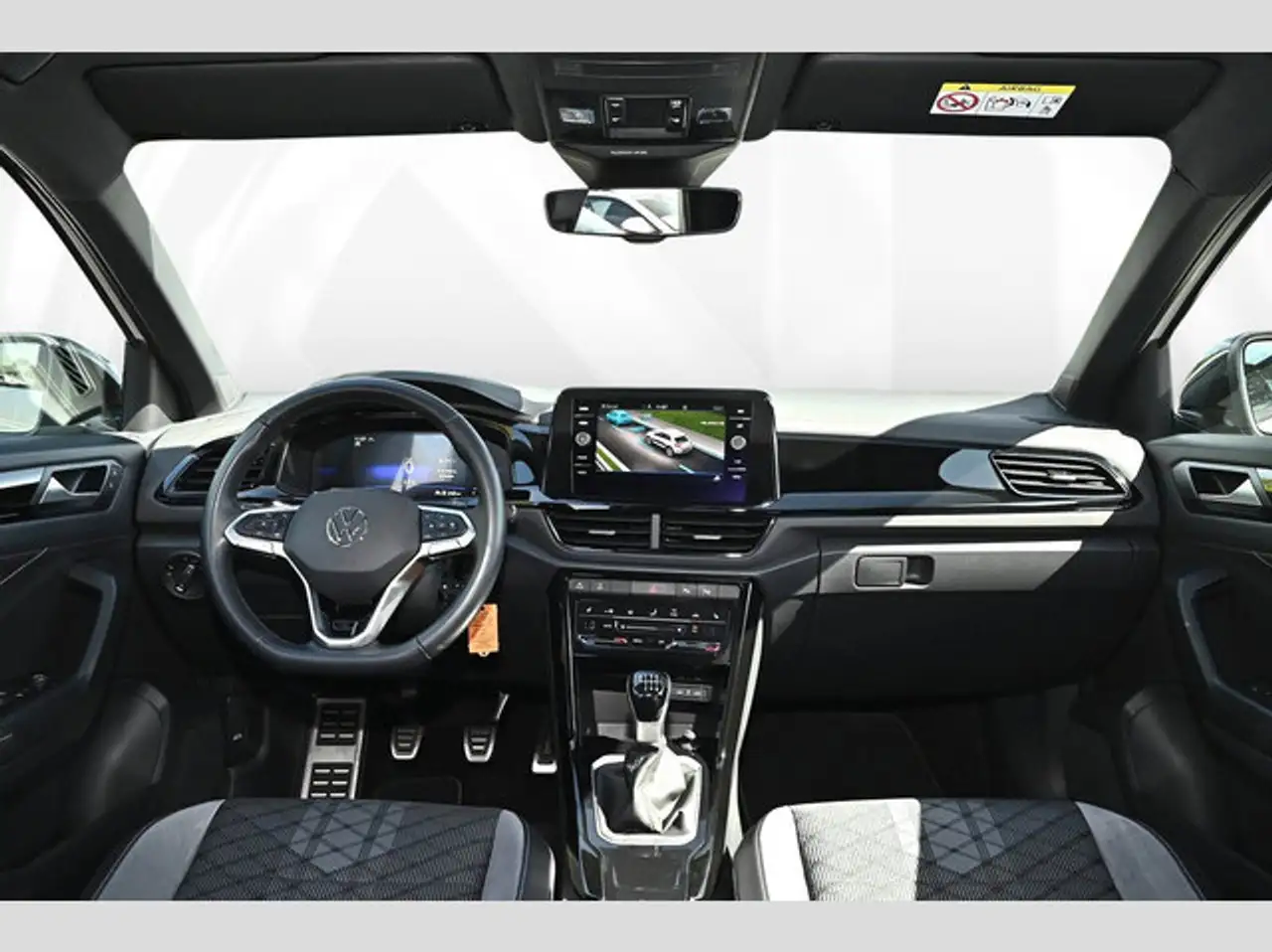 Volkswagen T-Roc R-Line 1.0 l TSI OPF 81 kW (110 PS R-Line — Galerie du véhicule 8