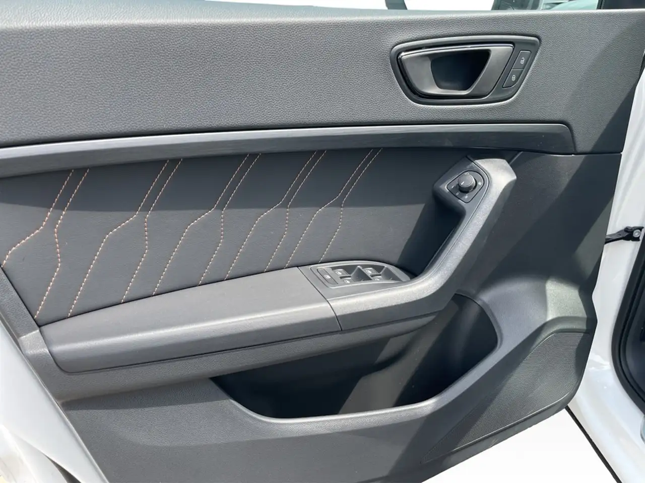 CUPRA Ateca 1.5 TSI ACT DSG VIRTUAL*NAVI*LED*TEMP*PARKLENK*... — Galerie du véhicule 16
