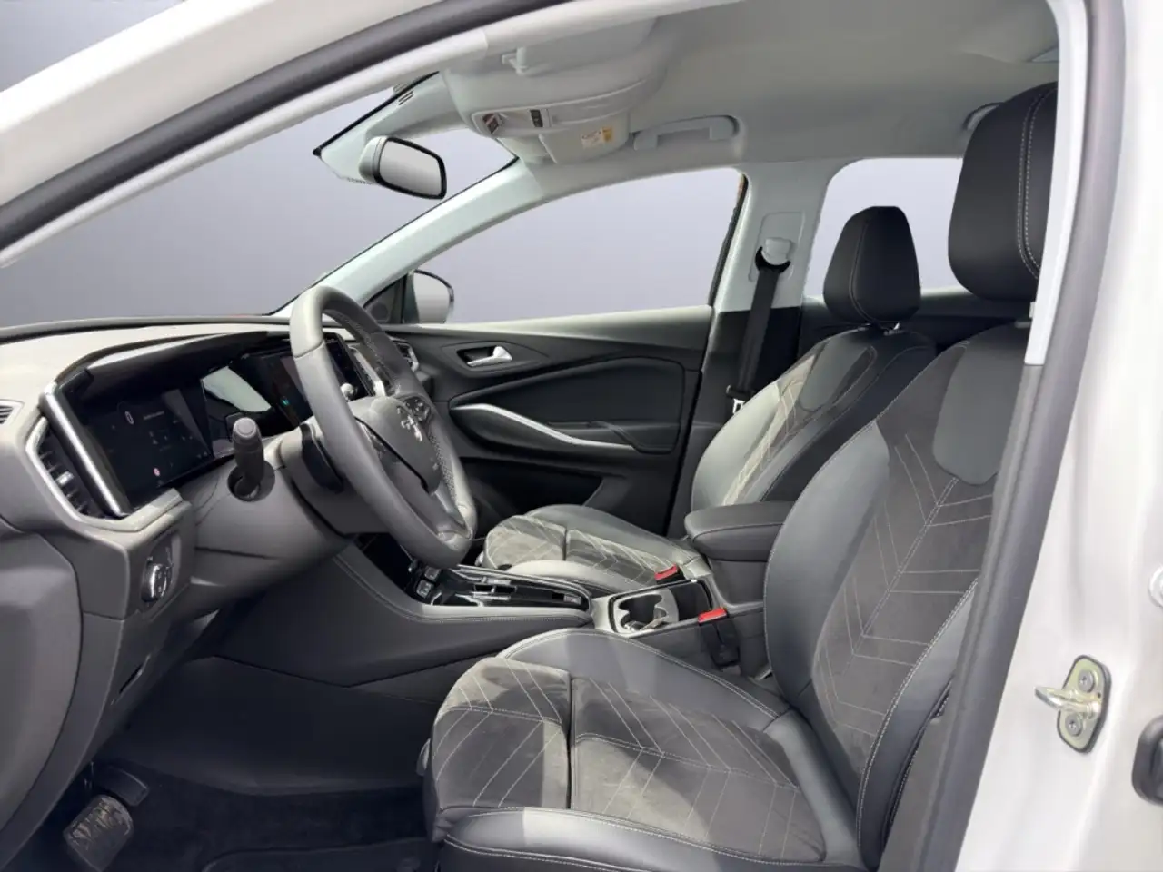 Opel Grandland GS Line 1.2 Mild Hybrid Navi El. Heckklappe 360 Ka — معرض صور السيارة 18