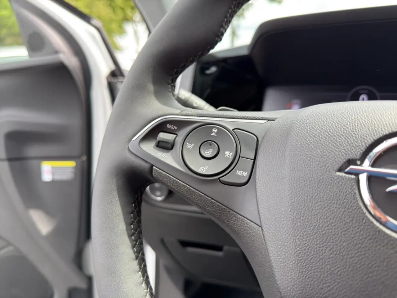 Opel Grandland GS Line 1.2 Mild Hybrid Navi El. Heckklappe 360 Ka — معرض صور السيارة 23