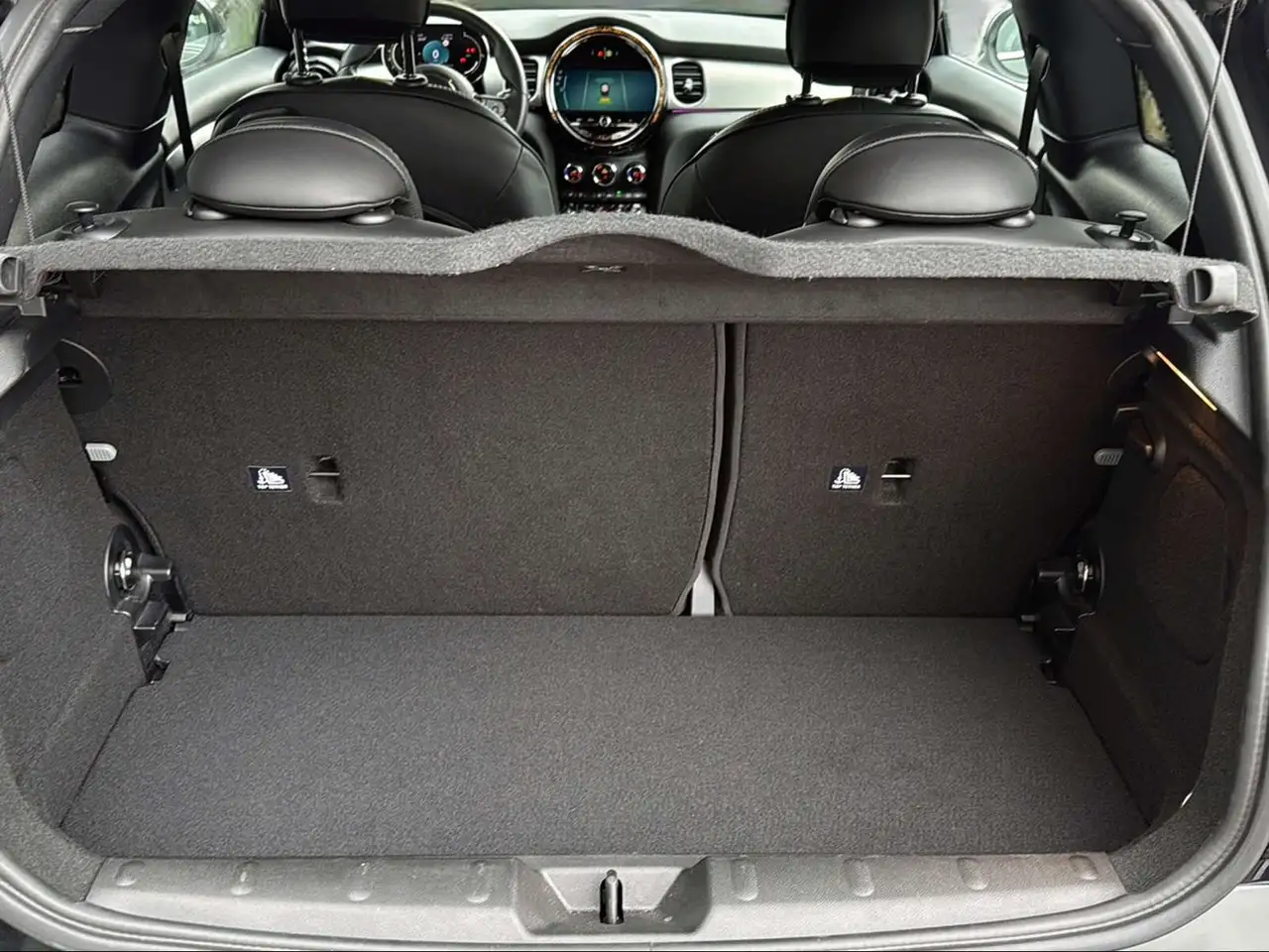 MINI Cooper 3-Türer Aut. MINI Yours Trim — معرض صور السيارة 11