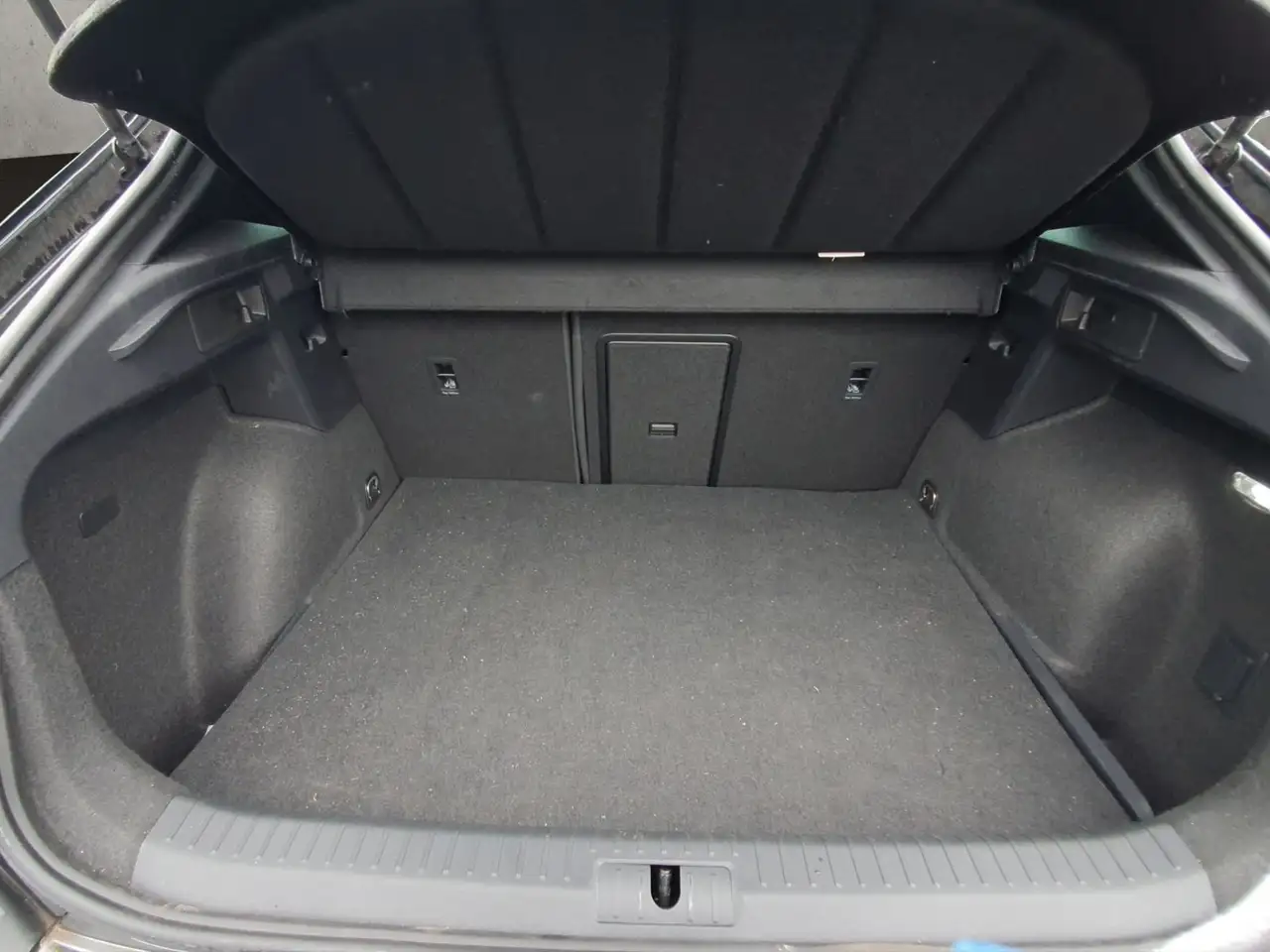 CUPRA Formentor 1.4 e-HYBRID 150 kW (204PS) — معرض صور السيارة 17