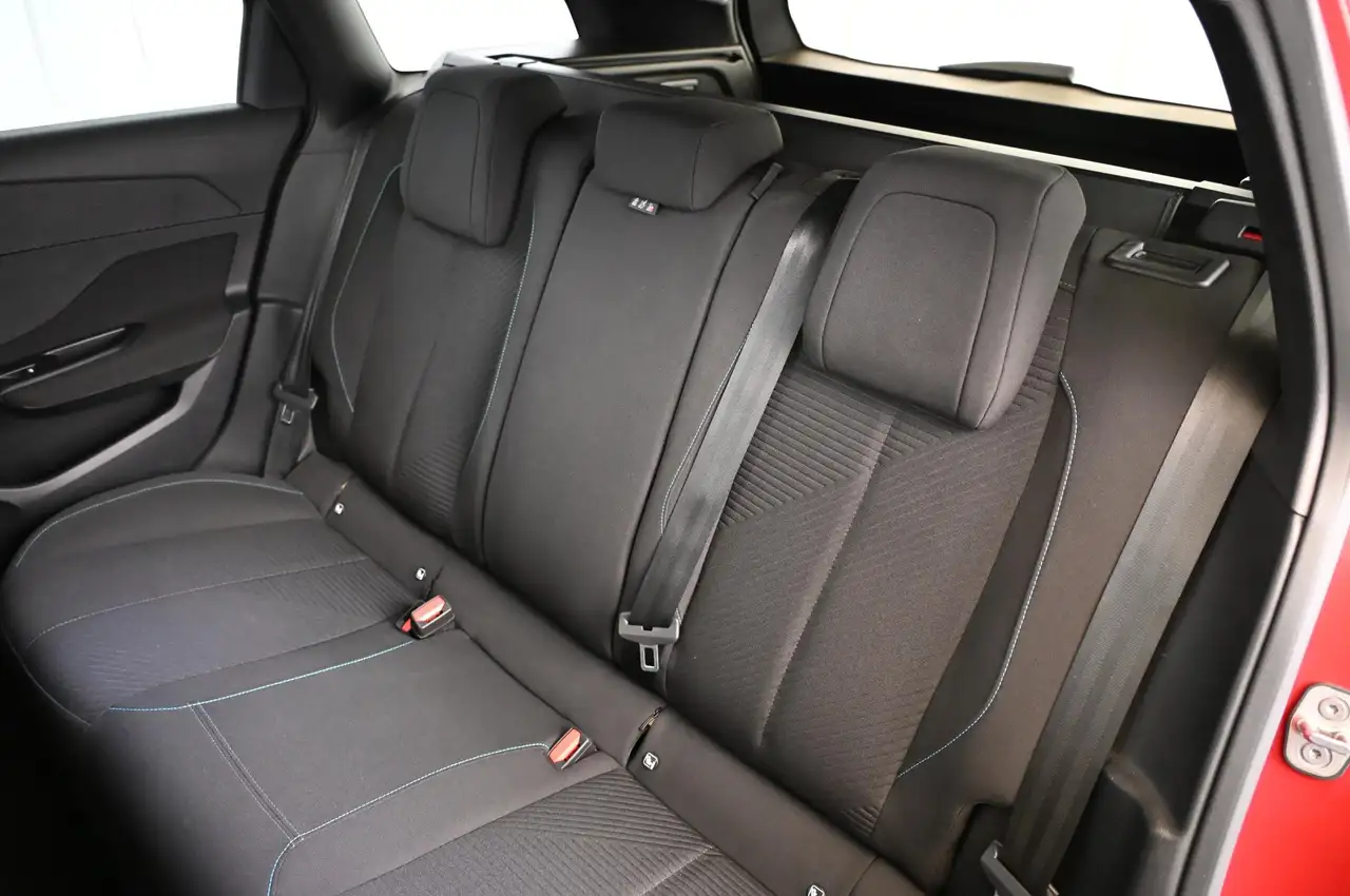 Peugeot 308 SW 1.2 130 e-THP EAT8 Style LED/NAVI/DAB/16S — Galerie du véhicule 27