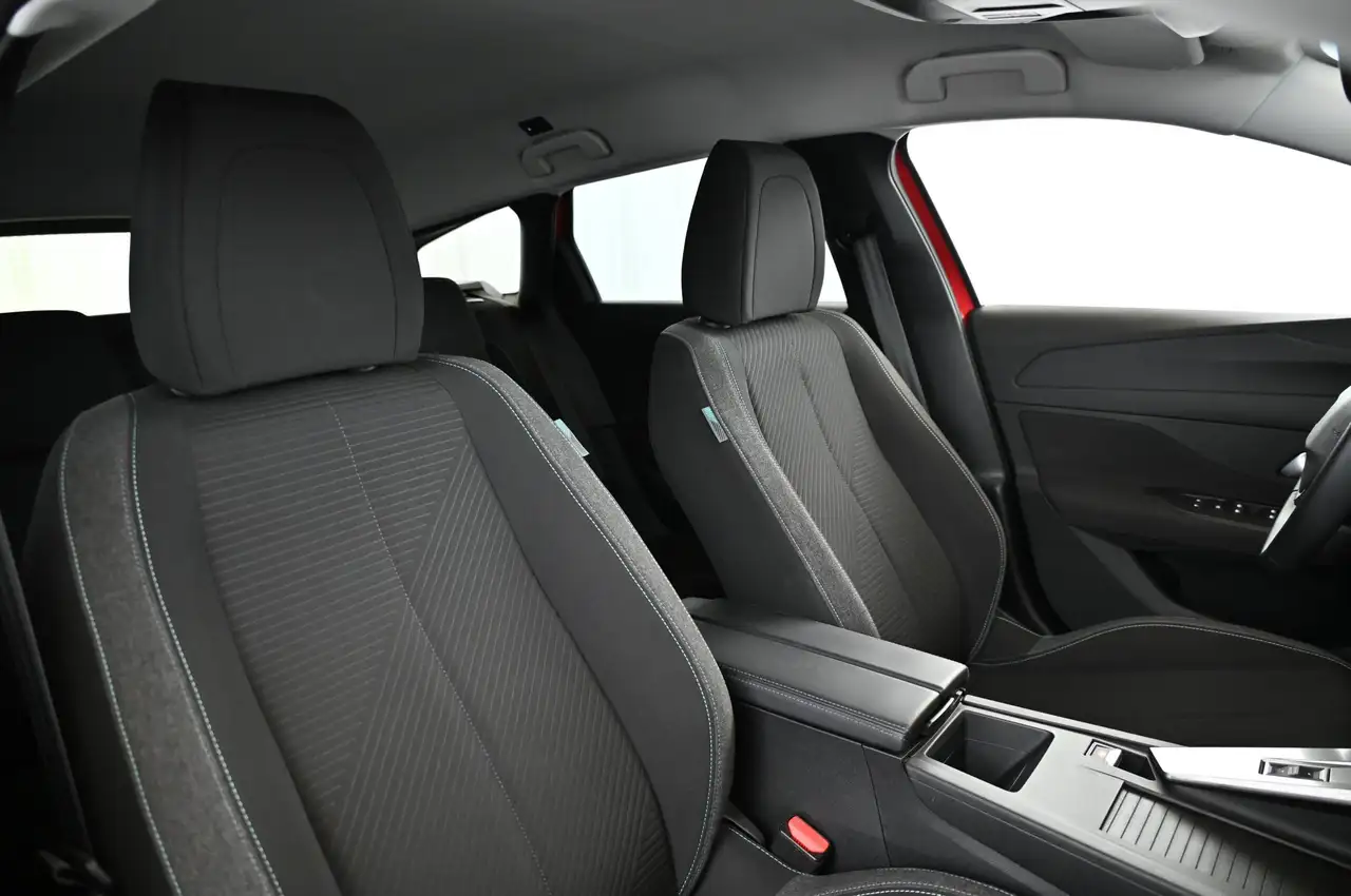 Peugeot 308 SW 1.2 130 e-THP EAT8 Style LED/NAVI/DAB/16S — Galerie du véhicule 30
