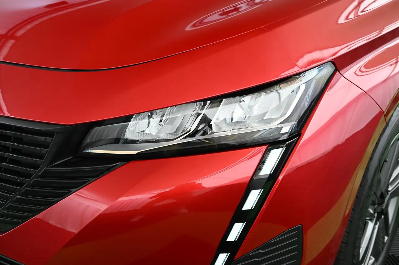 Peugeot 308 SW 1.2 130 e-THP EAT8 Style LED/NAVI/DAB/16S — Galerie du véhicule 9