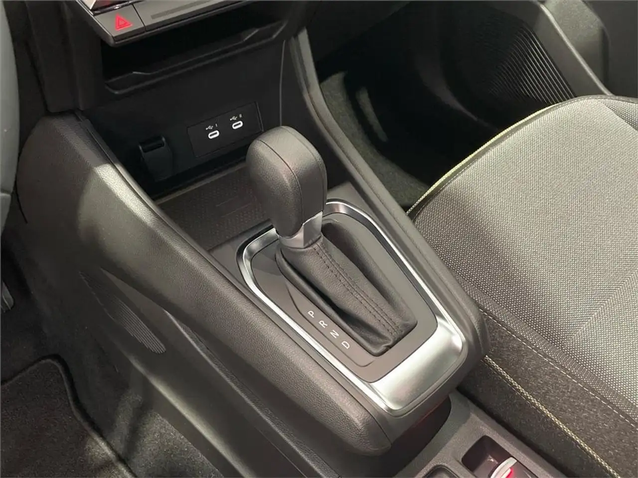 Renault Captur TCe GPF Micro Híbrido Techno EDC 117kW — Galería del vehículo 17