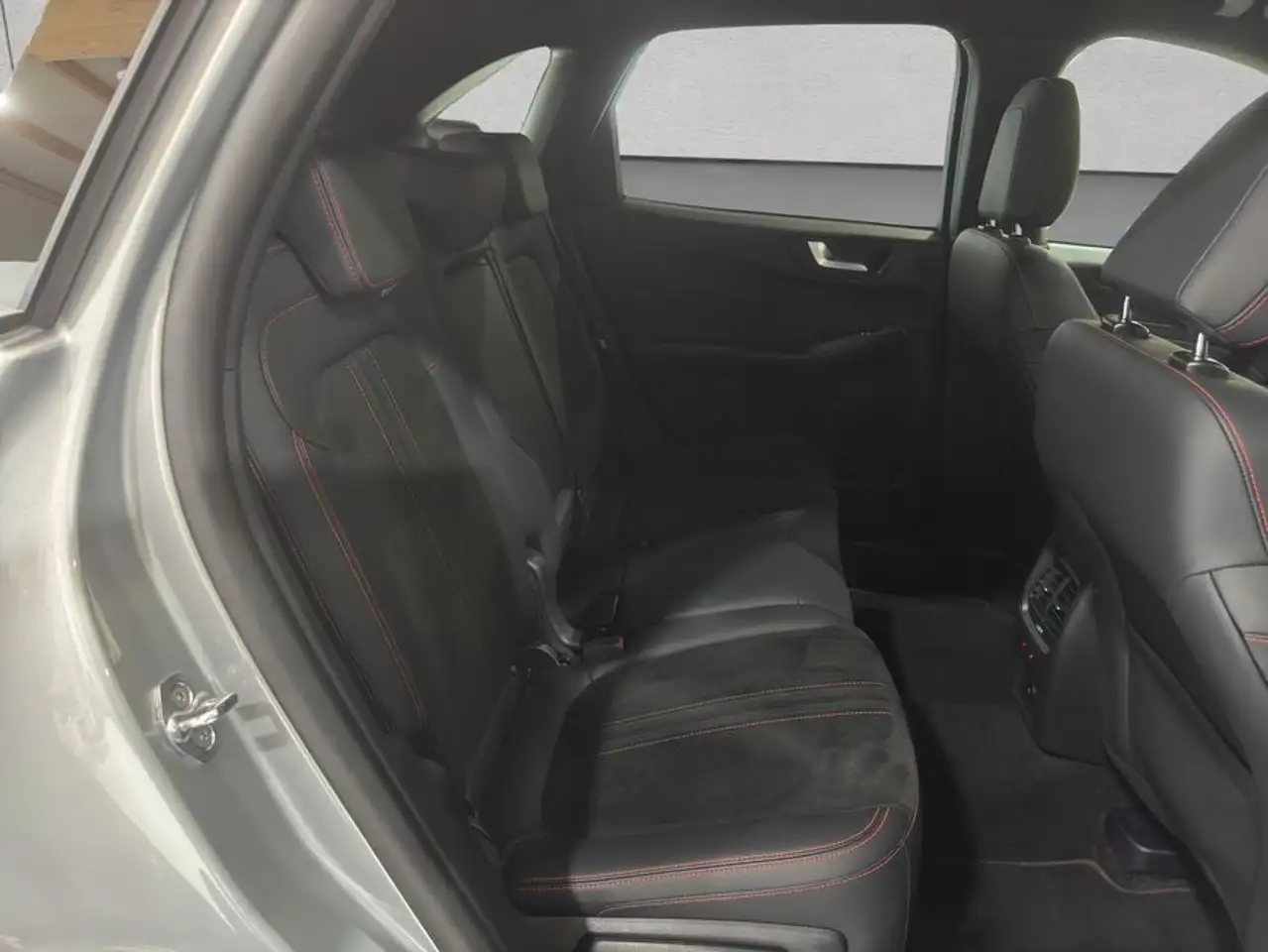 Ford Kuga 1.5 EcoBoost ST-LINE X *AHK*PANO* — معرض صور السيارة 21