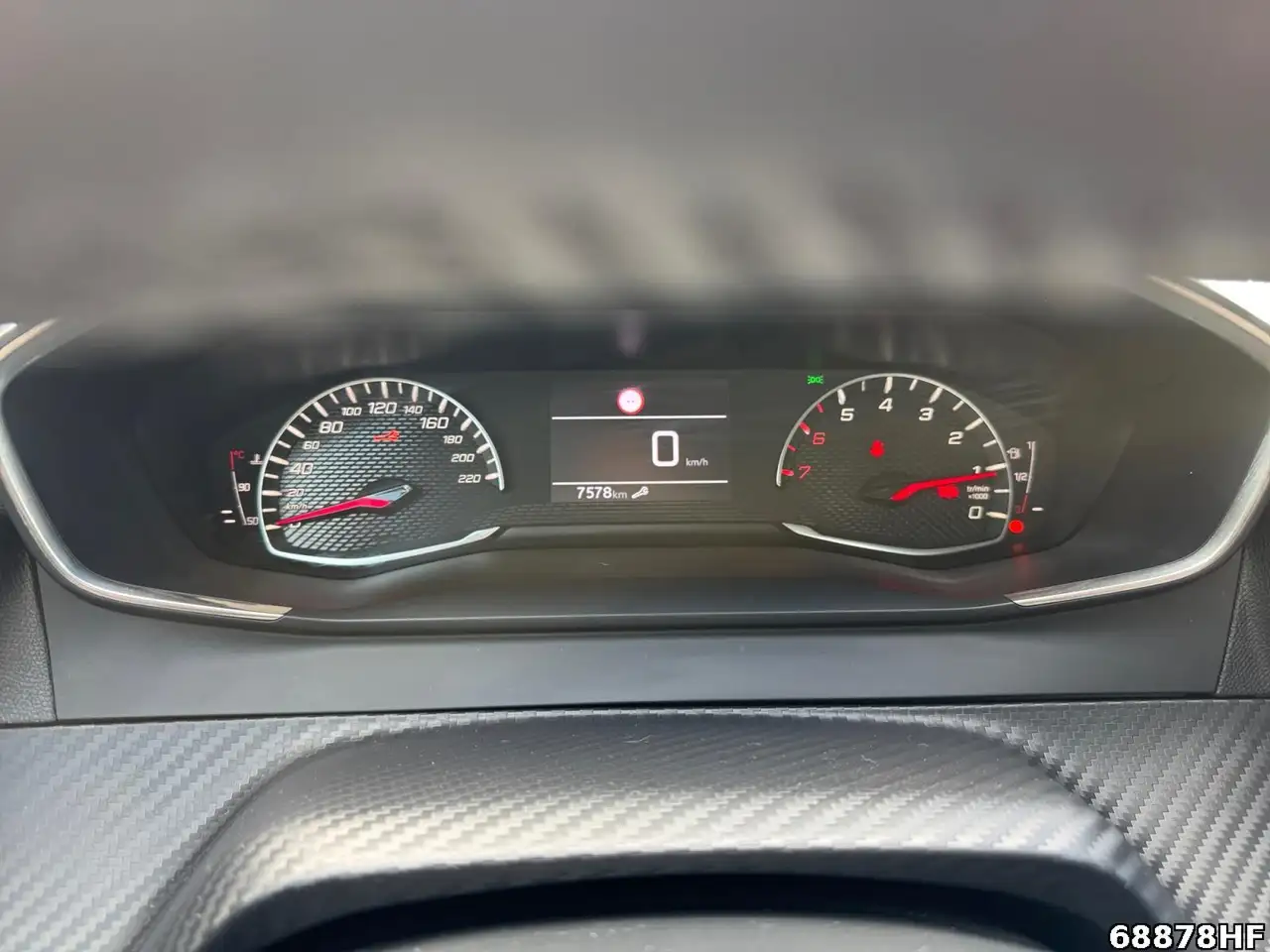 Peugeot 208 Active PureTech — Vehicle gallery 6