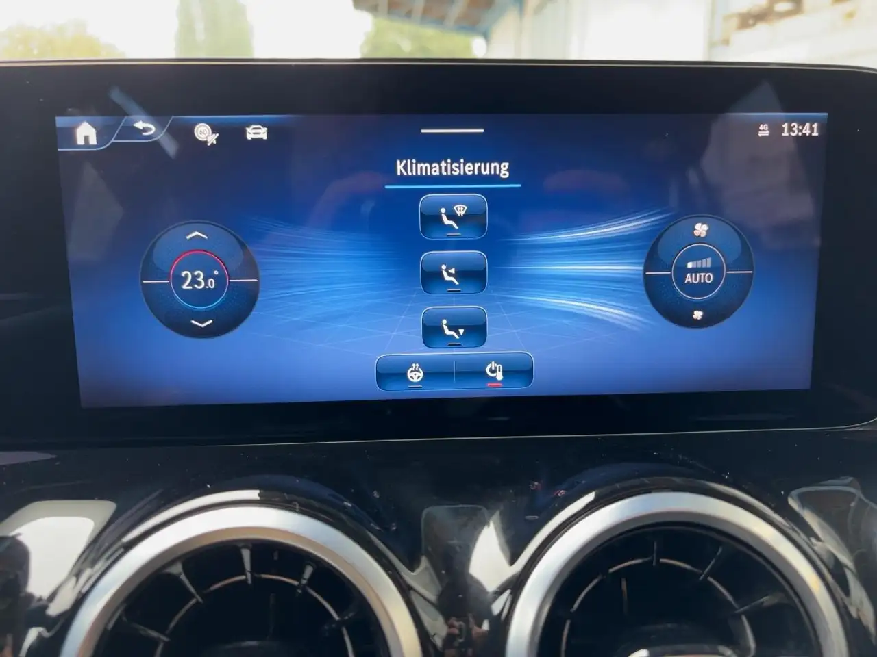 Mercedes-Benz GLA 200 Progressive LED AHZV 360° Kamera SIDE — Vehicle gallery 14