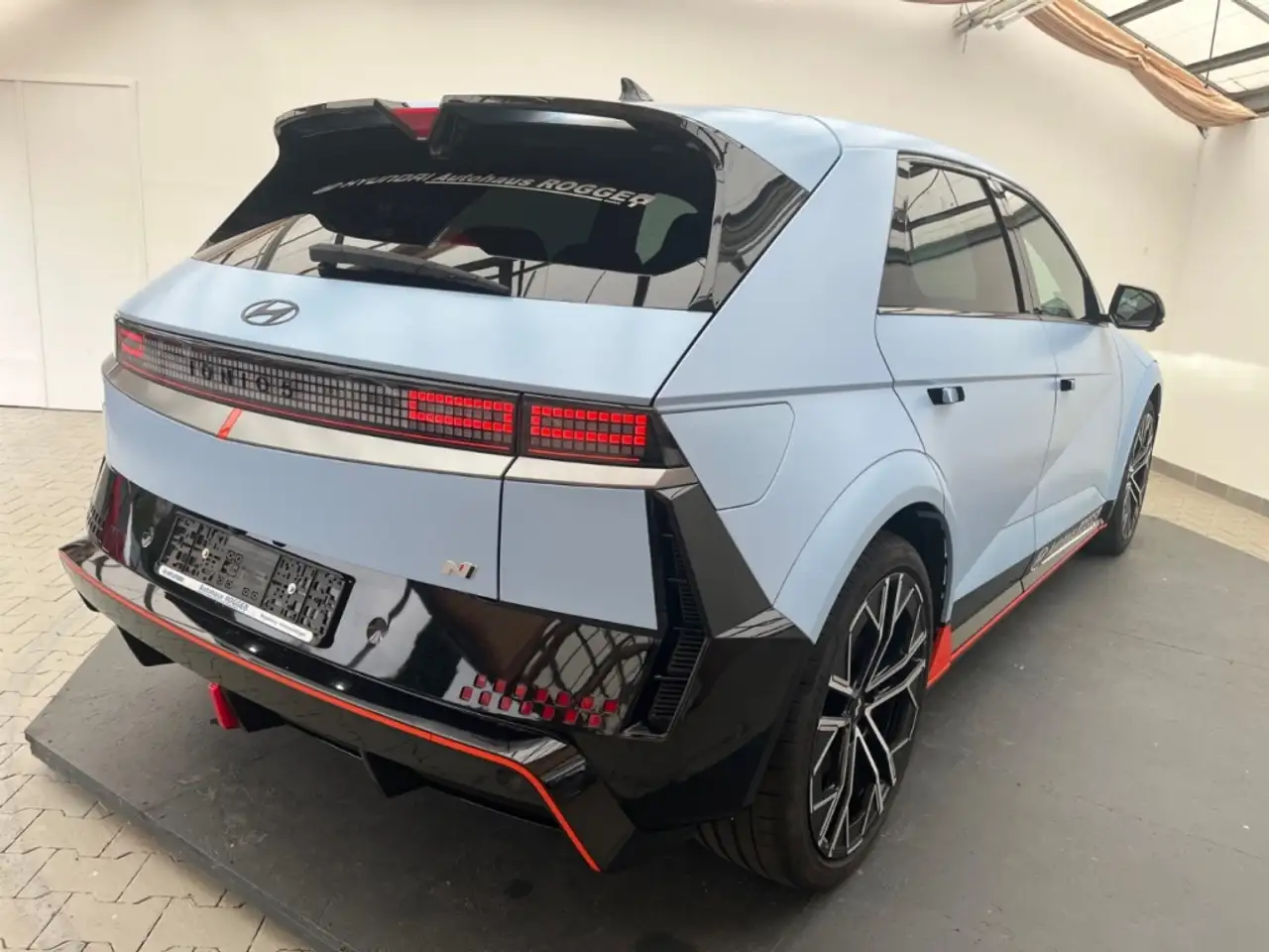 Hyundai IONIQ 5 84 KWH Sitz-Paket Sportpaket HUD StandHZG Navi Dig — Vehicle gallery 3
