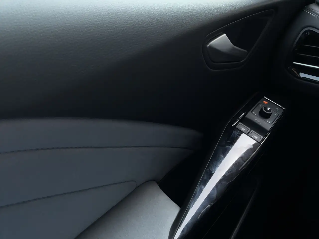 Volkswagen ID.3 Pro 150 kW (204 PS) 58 kWh 1-Gang-Automatik Pro... — Galerie du véhicule 21
