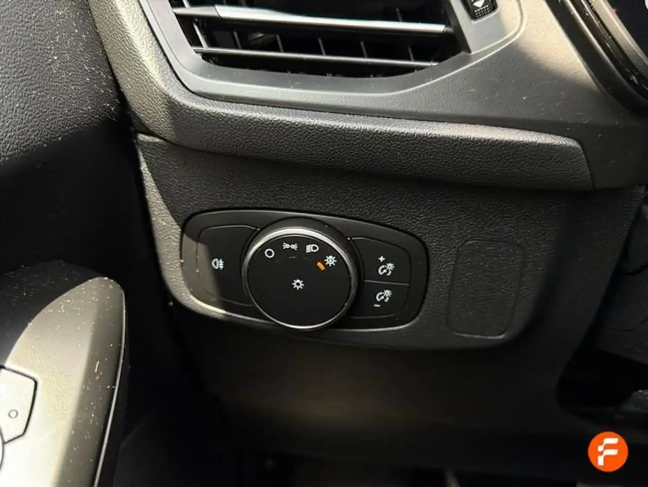 Ford Focus 2.3 Ecoboost ST Edition — Galería del vehículo 24
