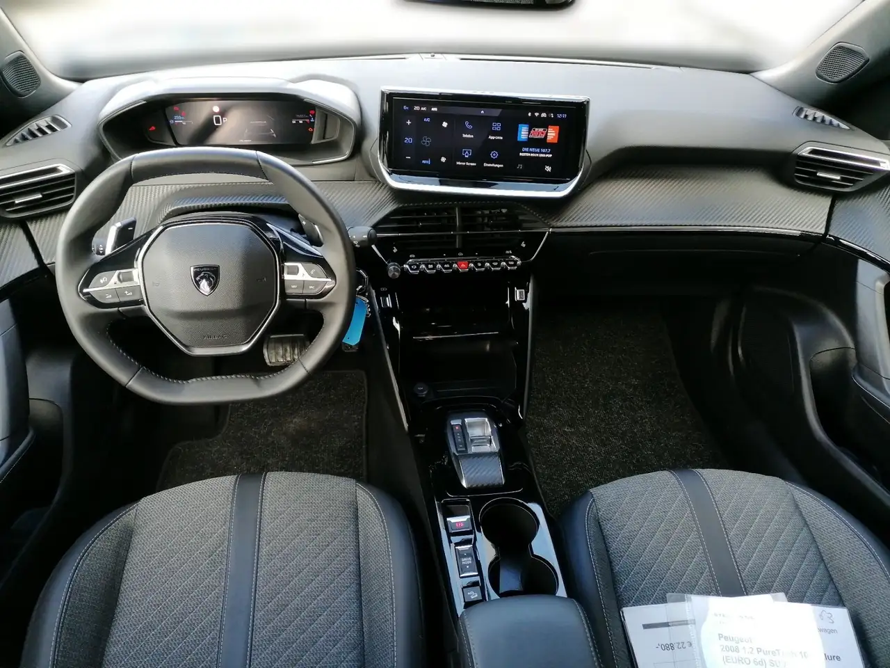 Peugeot 2008 1.2 PureTech 130 Allure LED PDC KlimaA AUT — Vehicle gallery 10