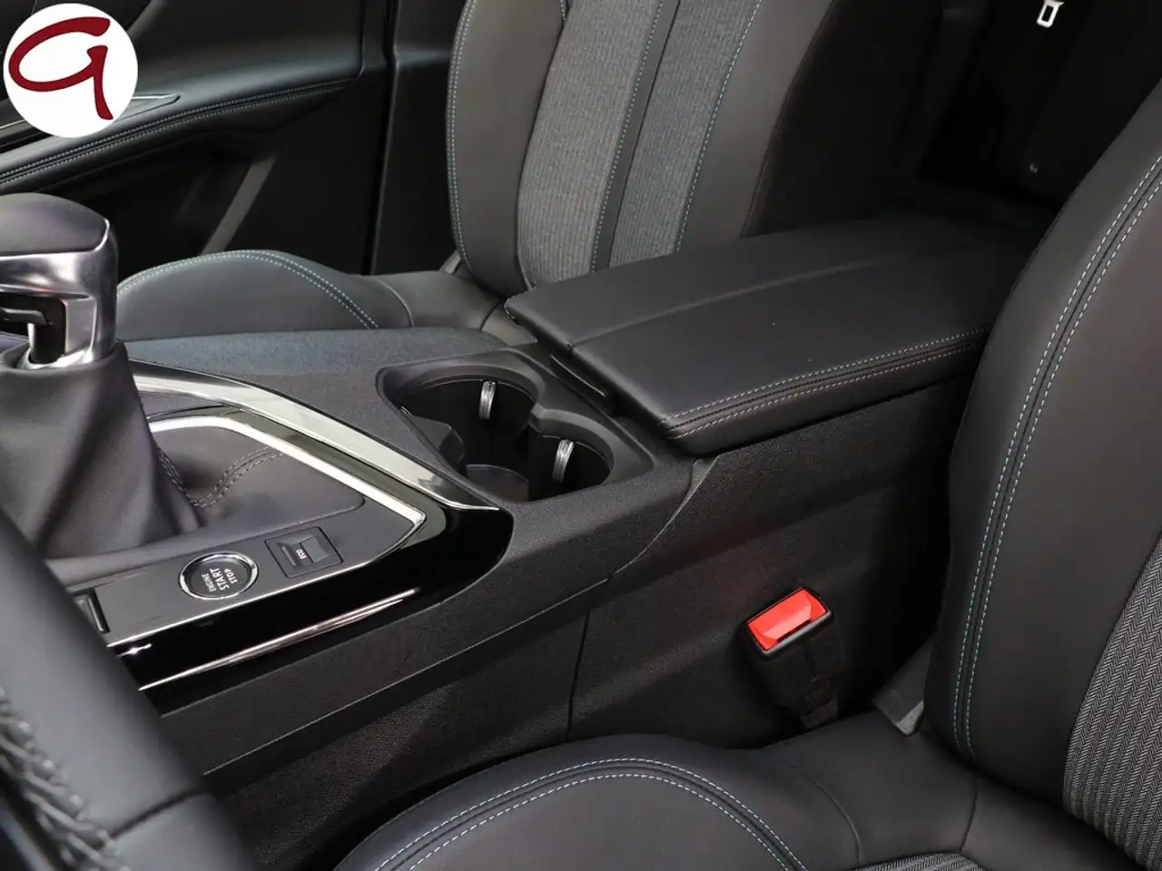 Peugeot 3008 1.2 S&S PureTech Allure Pack 130 — معرض صور السيارة 22