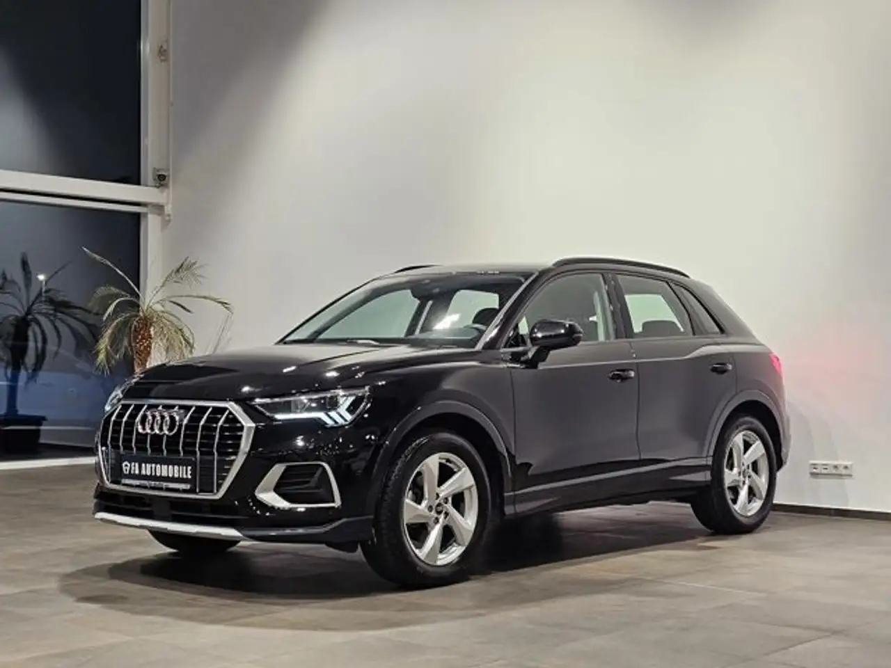 Audi Q3 35 TFSI Sport Virtual LED Plus Standheiz. AHK Spor — Vehicle gallery 4