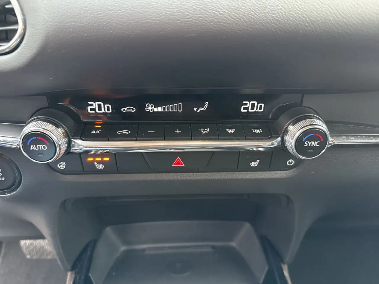 Mazda CX-30 2.0 M Hybrid Exclusive-line Leder *Klimaautomatik* — Galería del vehículo 14