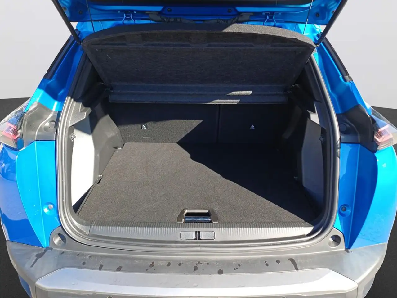 Peugeot 2008 Neuer 2008 Allure PureTech 130 EAT8 — Vehicle gallery 7