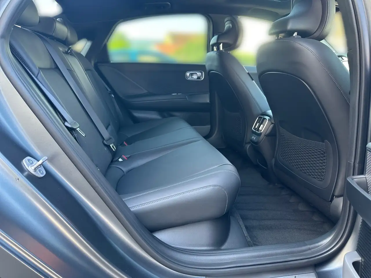 Hyundai IONIQ 6 77,4 kWh 4WD UNIQ + DIG. SPIEGEL + SD - SOFORT — معرض صور السيارة 13