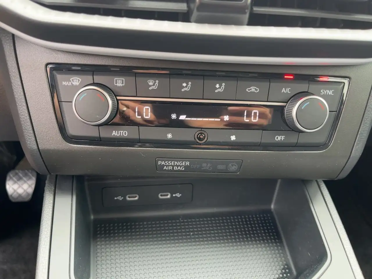 SEAT Ibiza 1.0 TSI STYLE EDITIION LED+PDC+GRA+LM+DAB — Vehicle gallery 15