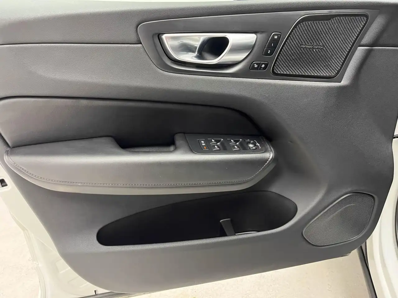 Volvo XC60 2.0 T6 AWD Recharge Ultra Dark Auto — Galerie du véhicule 15