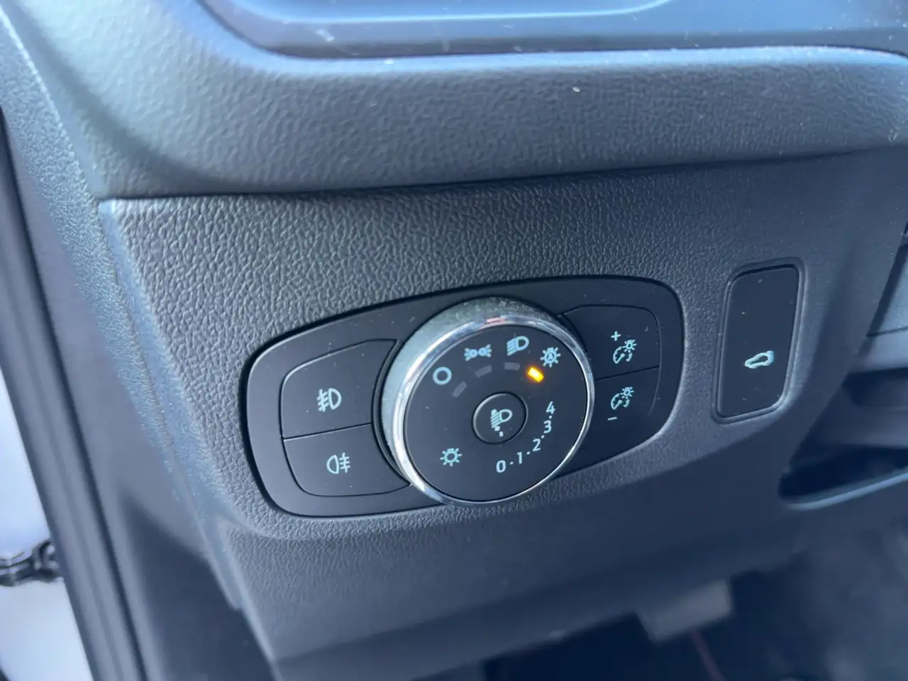 Ford Focus ST-Line X LED+AHK+Kamera+Winterpaket — Galería del vehículo 15